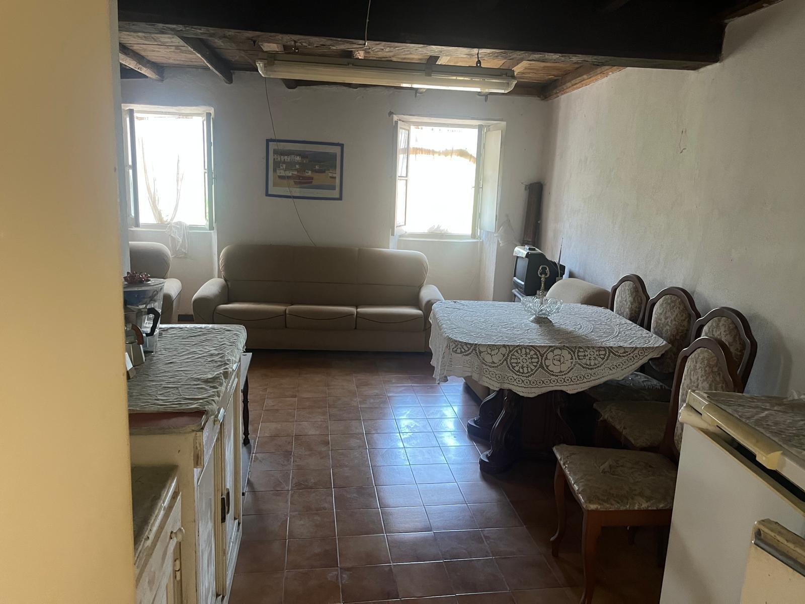 Immagine 6 di Porzione di casa in vendita  in Via IV Novembre 20 a Maissana