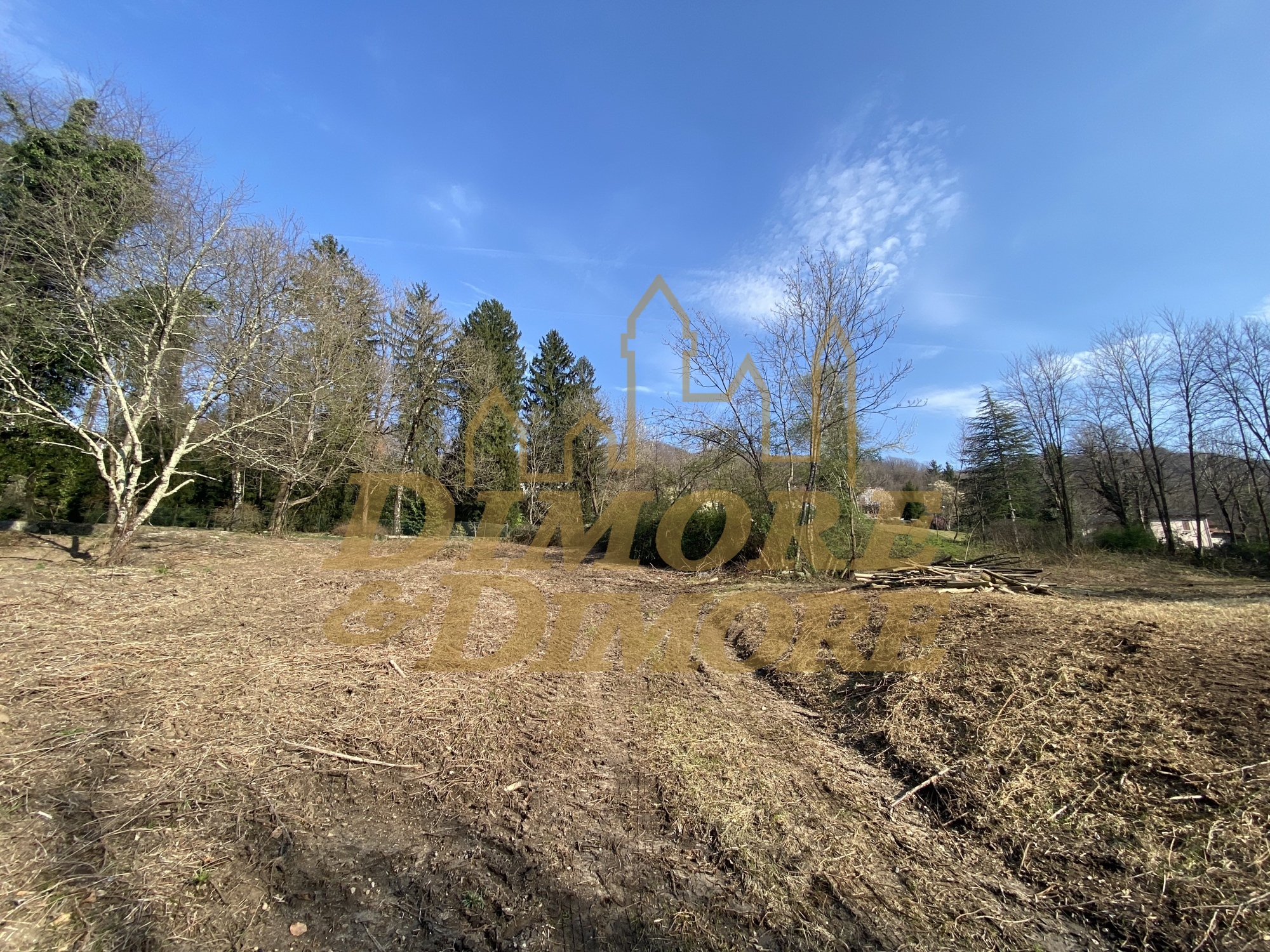 Immagine 15 di Terreno edificabile in vendita  in Via G. Andreani 2 a Valganna