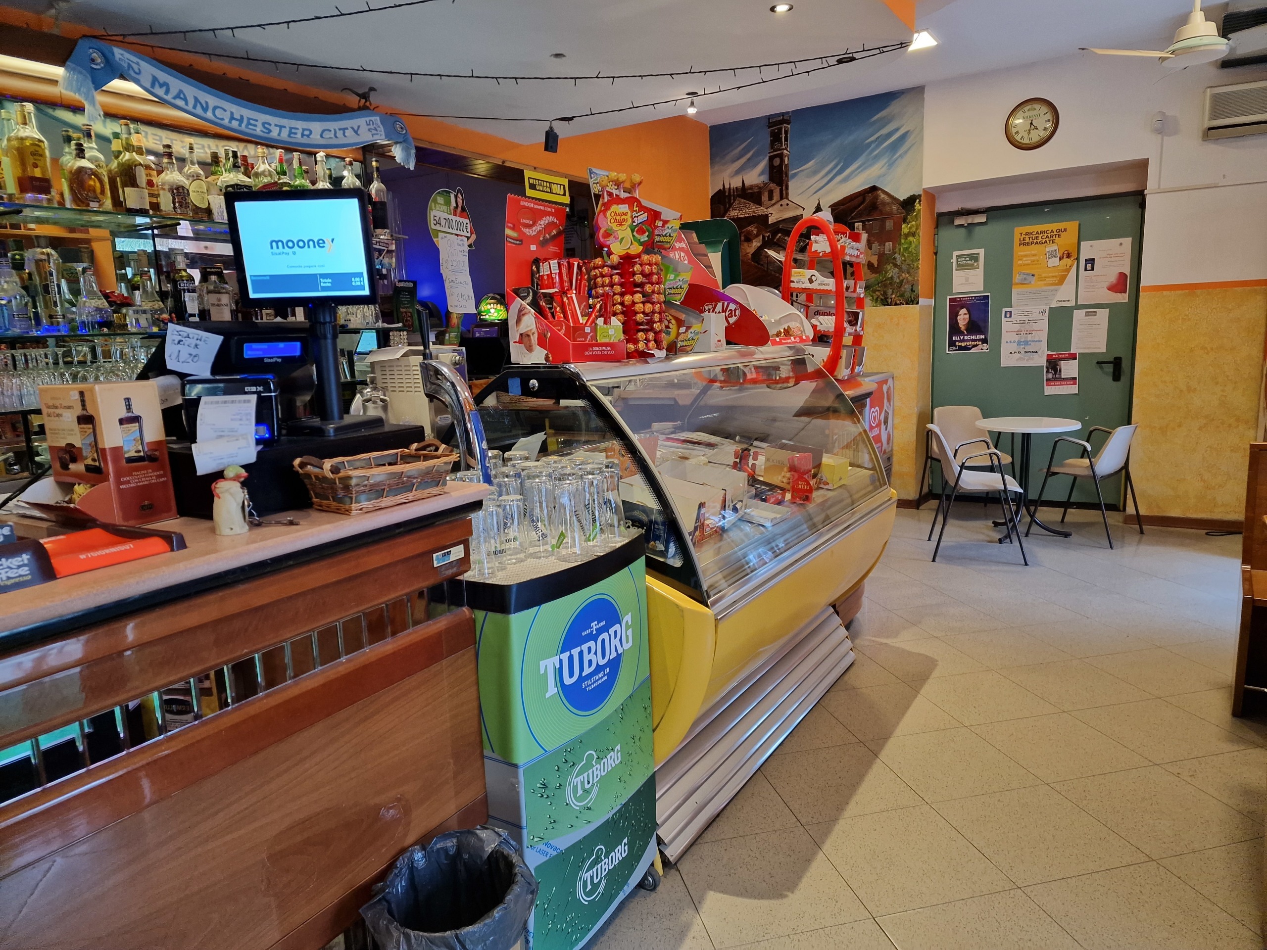 Immagine 4 di Bar / Ristorante in vendita  in Via Nazionale 37 a Castiglione Del Lago