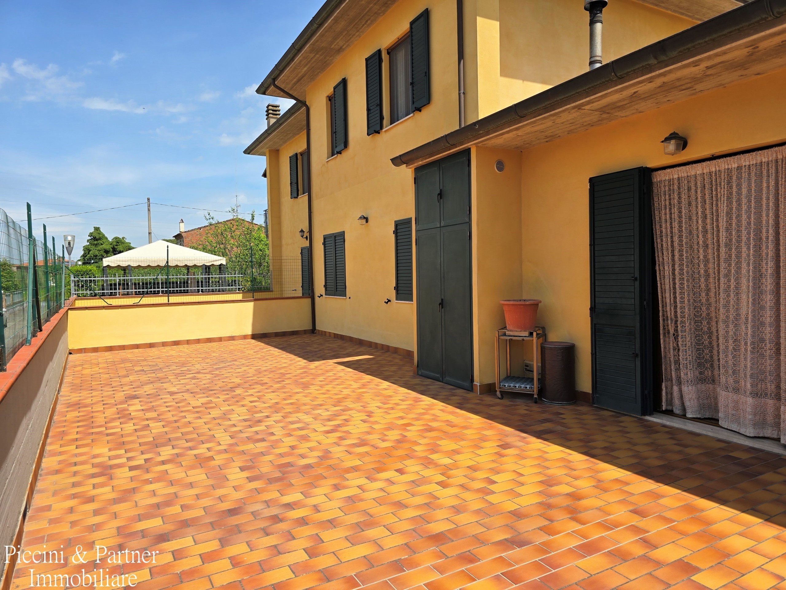 Immagine 14 di Casa trifamiliare in vendita  in Via Bagnolo a Castiglione Del Lago