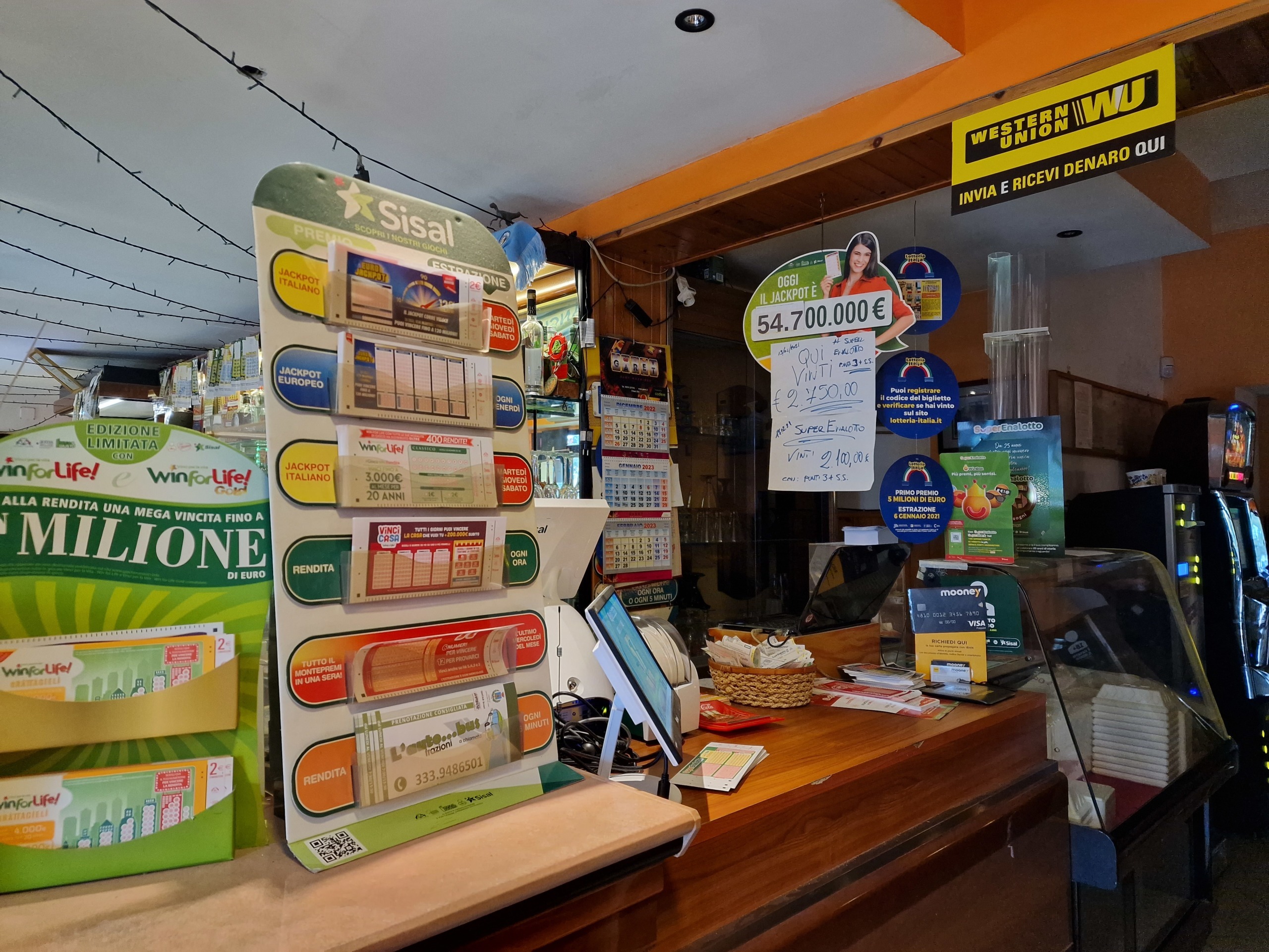 Immagine 7 di Bar / Ristorante in vendita  in Via Nazionale 37 a Castiglione Del Lago