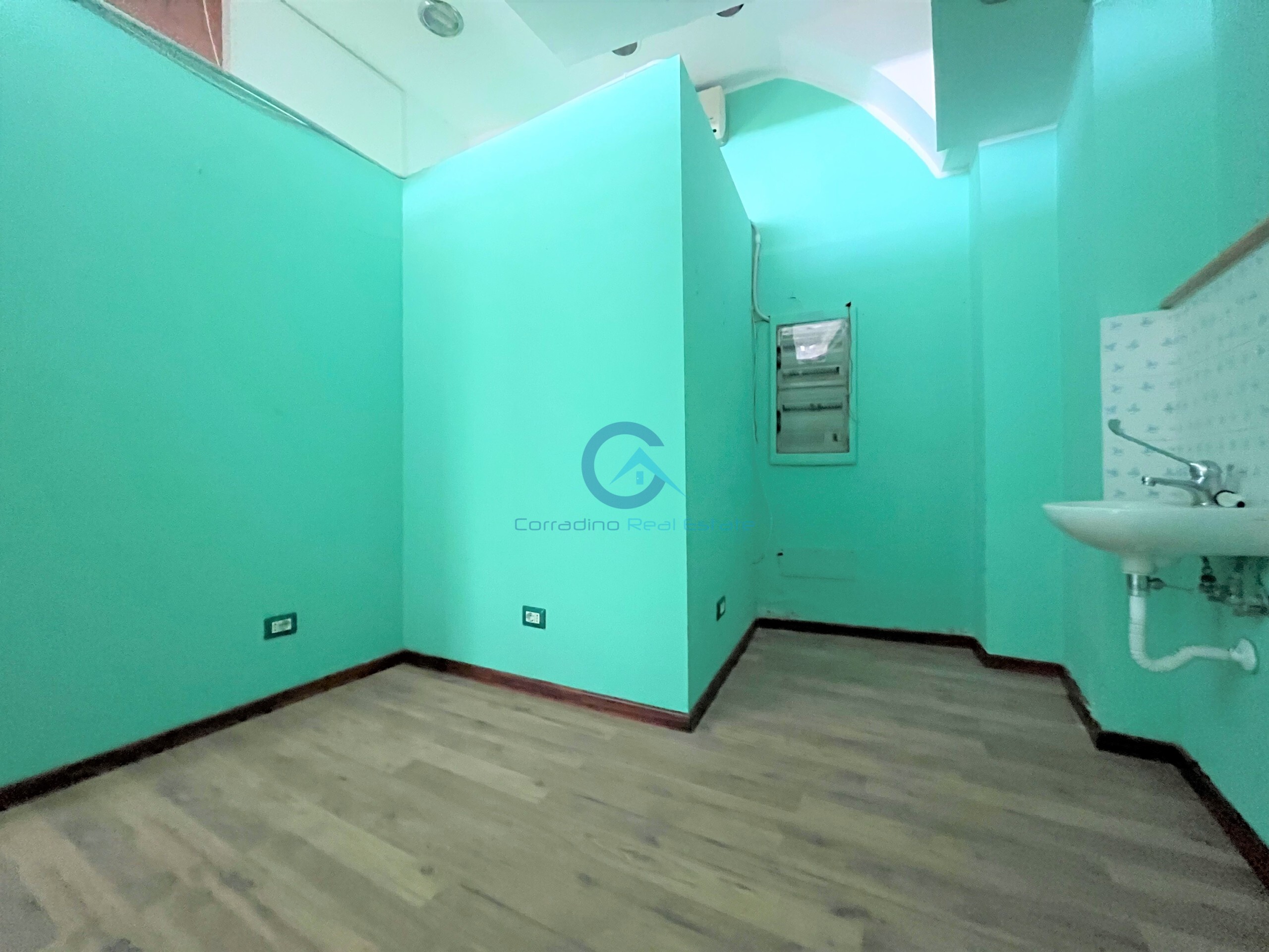 Immagine 4 di Locale commerciale in affitto  a Catanzaro