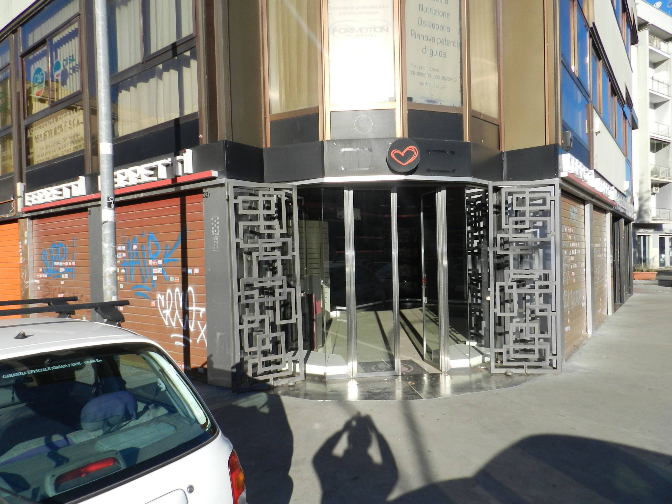 Immagine 22 di Palazzo in vendita  in Via degli Abeti 29 a Roma