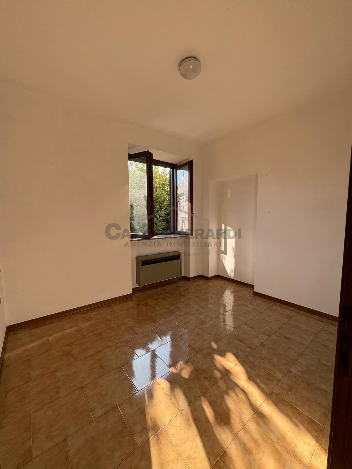 Immagine 4 di Trilocale in vendita  in Via Santa Geltrude Comensoli a Rota D'imagna