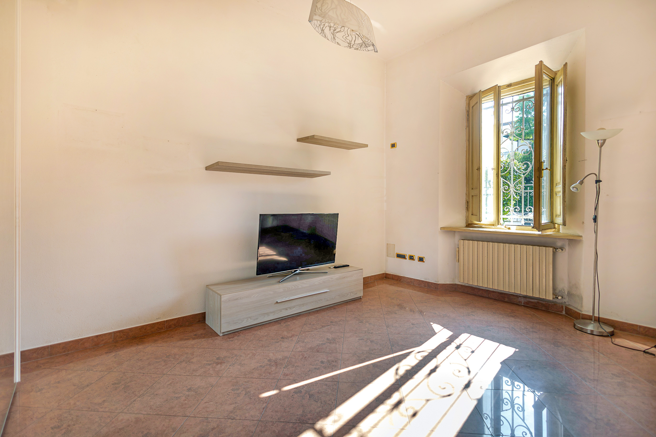 Immagine 9 di Villa in vendita  a Pisa