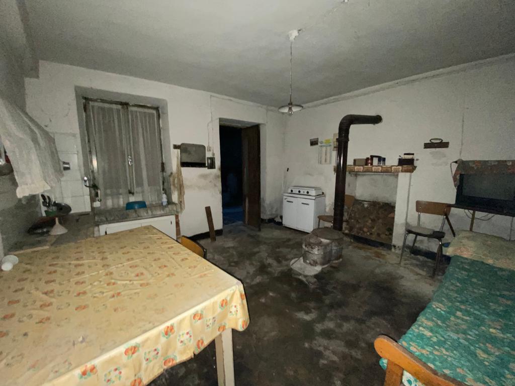 Immagine 20 di Rustico / casale in vendita  in Via G. B. Martinu 25 a Mioglia