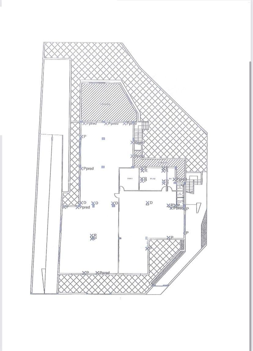 Immagine 14 di Locale commerciale in affitto  a Ragusa