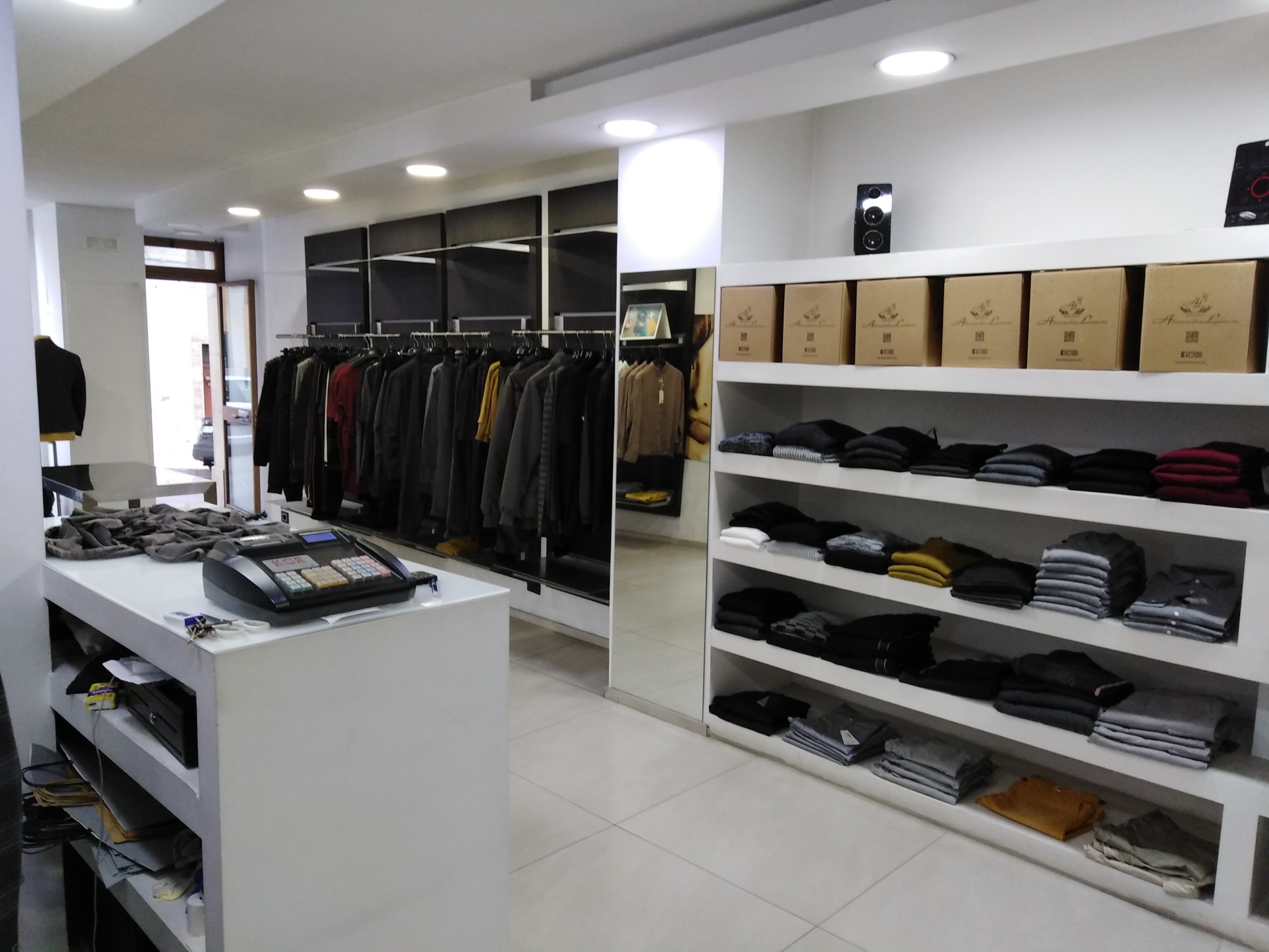 Immagine 4 di Locale commerciale in affitto  a Ragusa