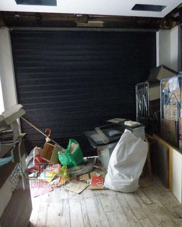 Immagine 5 di Locale commerciale in vendita  a Rimini