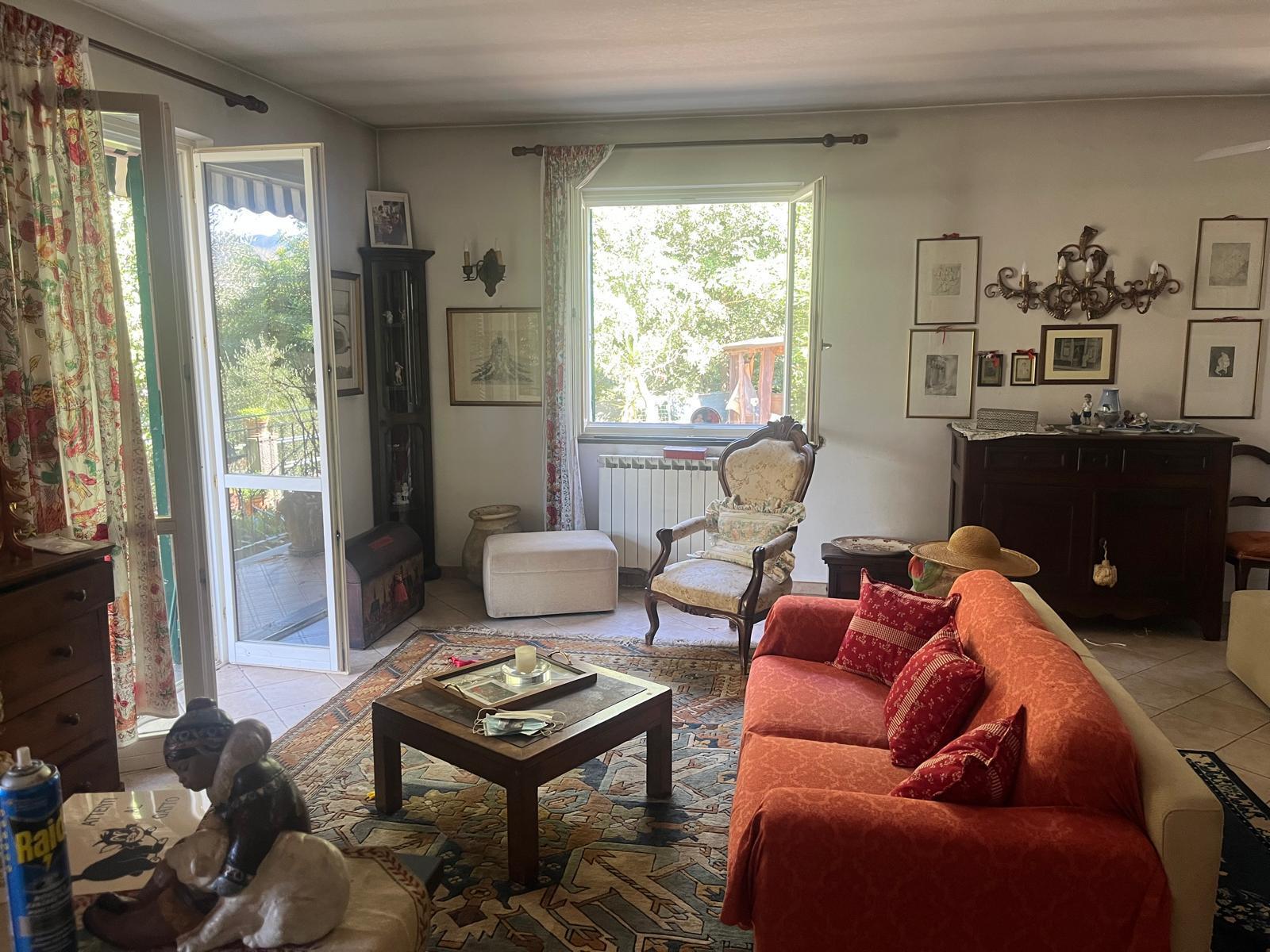 Immagine 3 di Villa in vendita  in Via Salvatore Gatti 19 a Castiglione Chiavarese