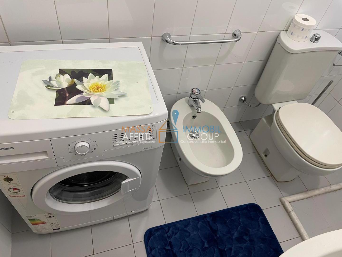 Immagine 25 di Porzione di casa in vendita  in Via Flli Cervi 106 a Forte Dei Marmi