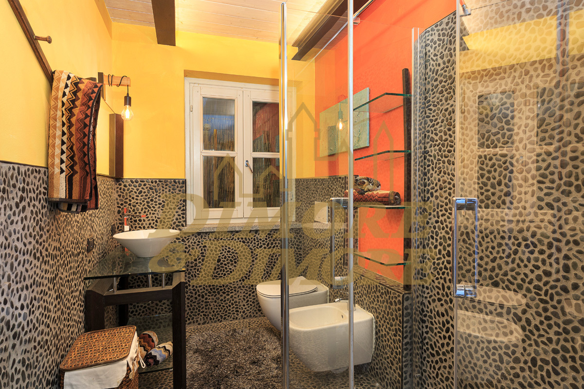 Immagine 12 di Villa in affitto  in SS33 del Sempione 14 a Arona