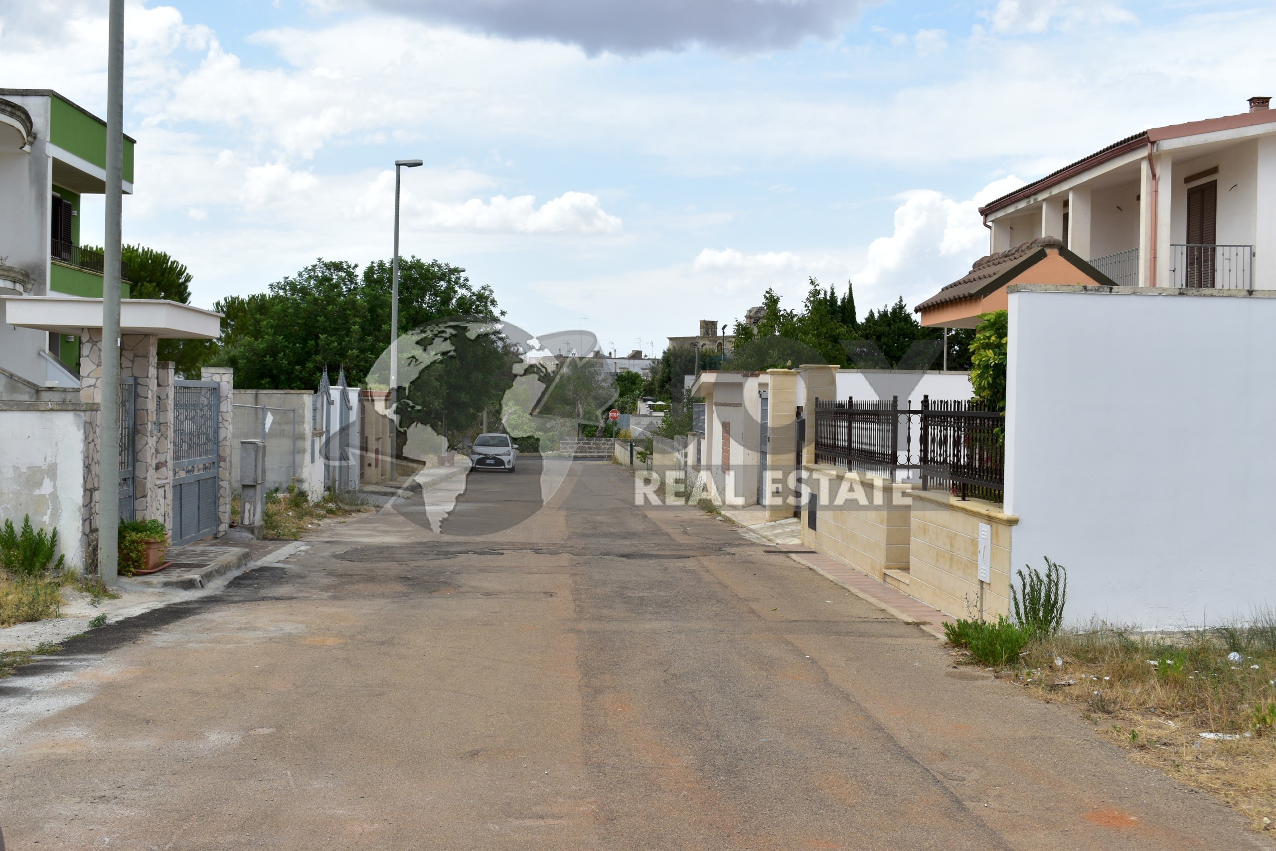 Immagine 8 di Terreno agricolo in vendita  in via morandi a San Donato Di Lecce
