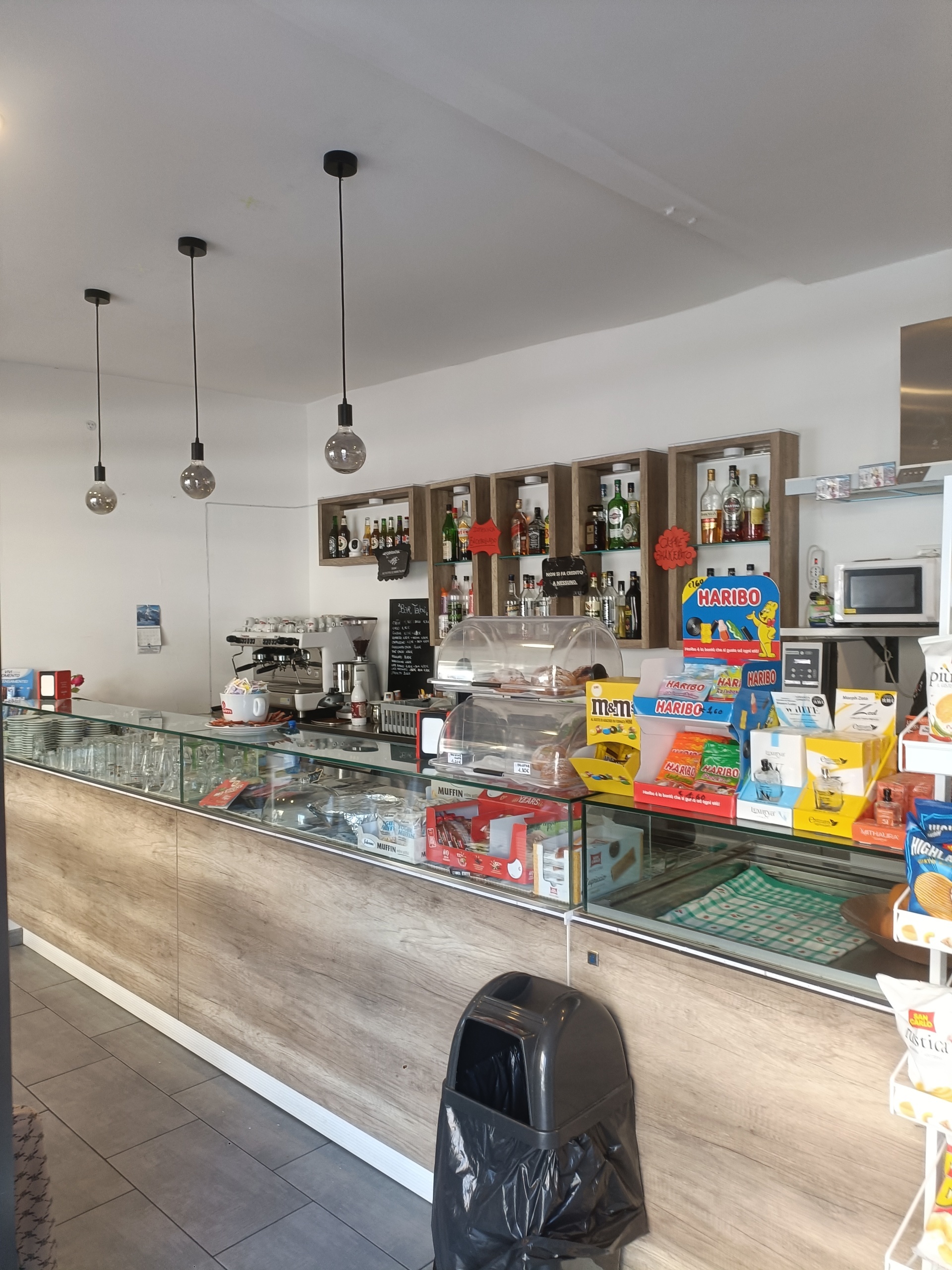 Immagine 2 di Bar / Ristorante in vendita  in Via Cornigliano 76 a Genova