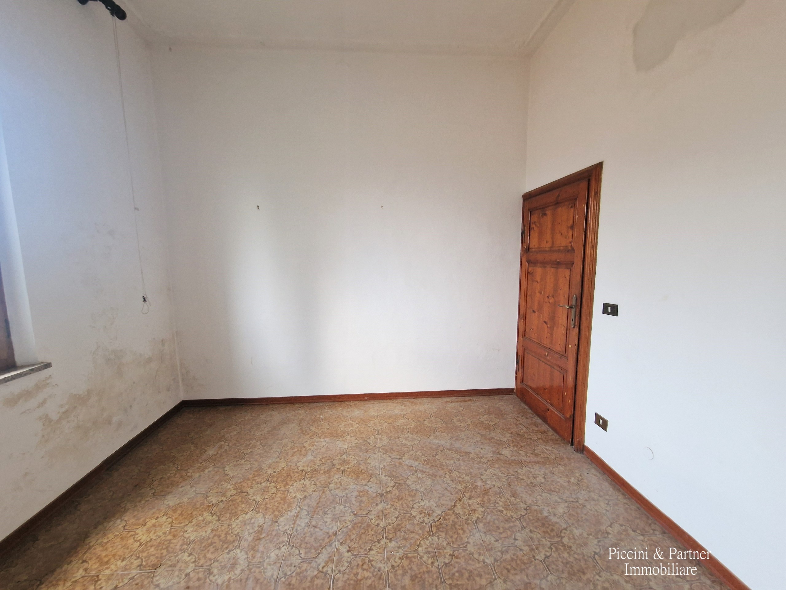 Immagine 12 di Pentalocale in vendita  in Via dei Partigiani 57 a Castiglione Del Lago