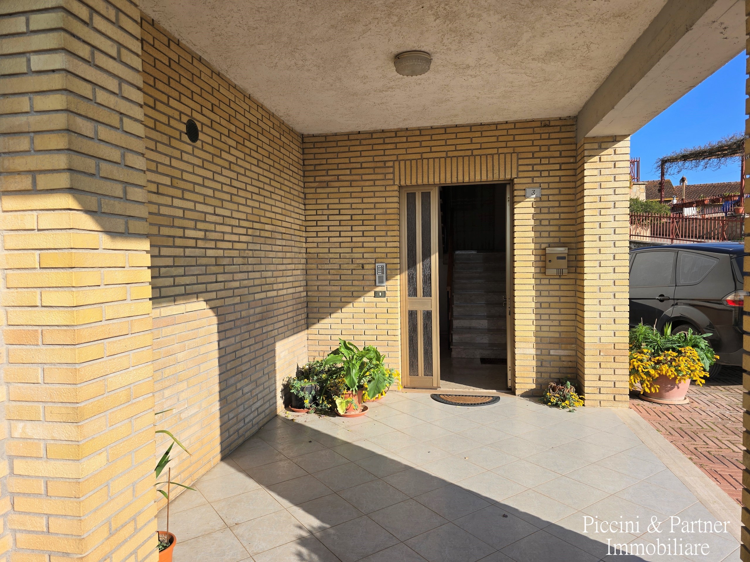 Immagine 3 di Pentalocale in vendita  in Via Aspromonte 6 a Corciano