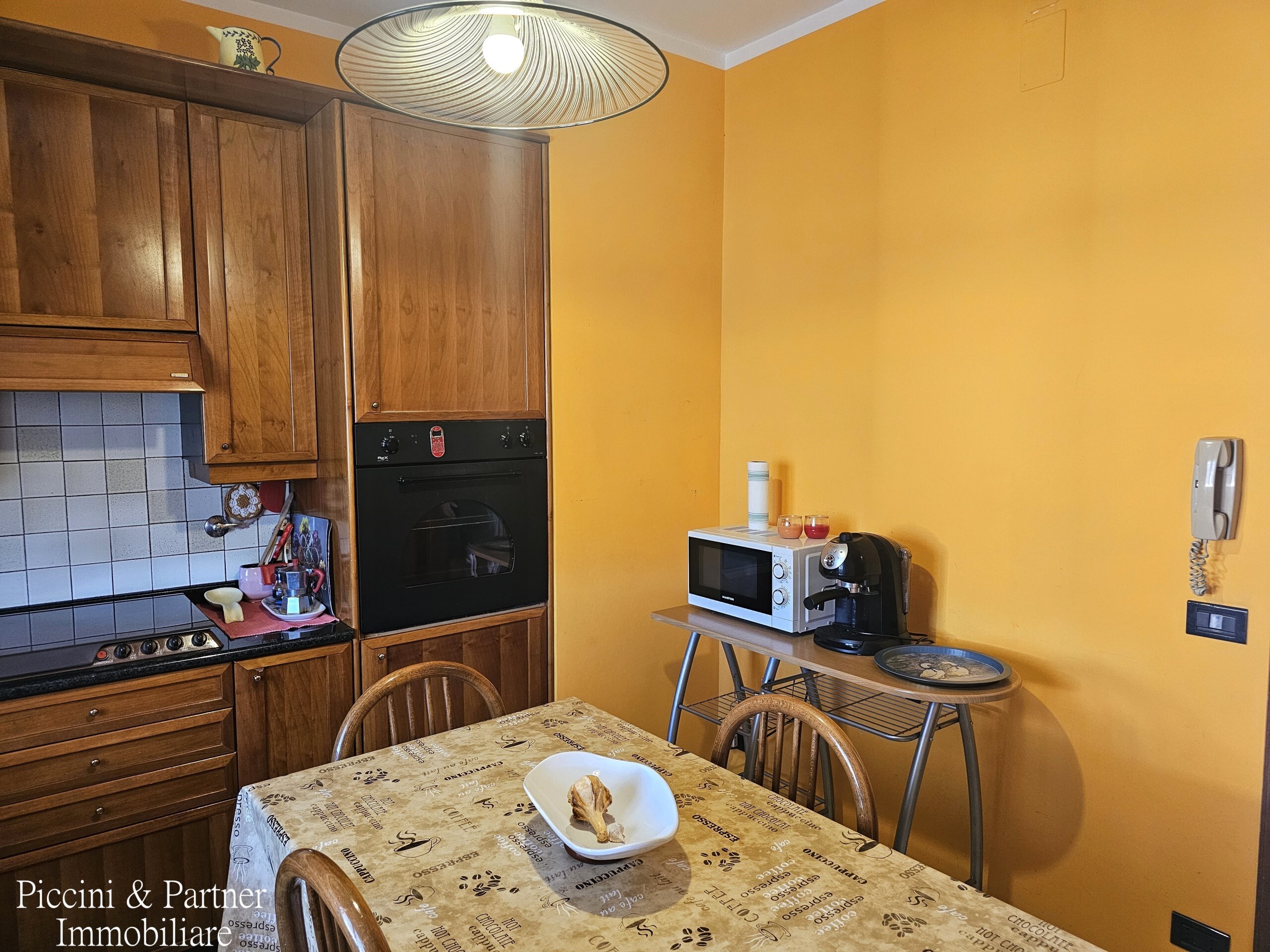 Immagine 10 di Pentalocale in vendita  in Via Ardigò a Perugia