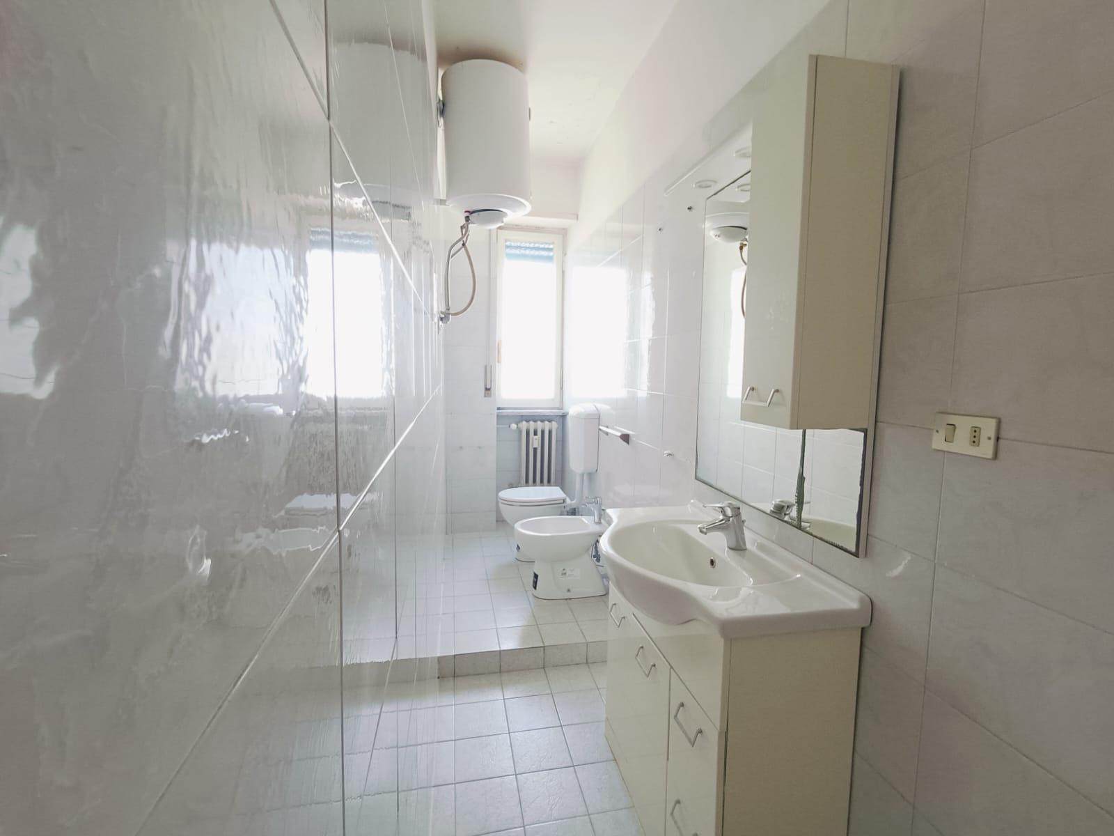 Immagine 23 di Quadrilocale in vendita  in Via Remmert F,lli 21 a Ciriè