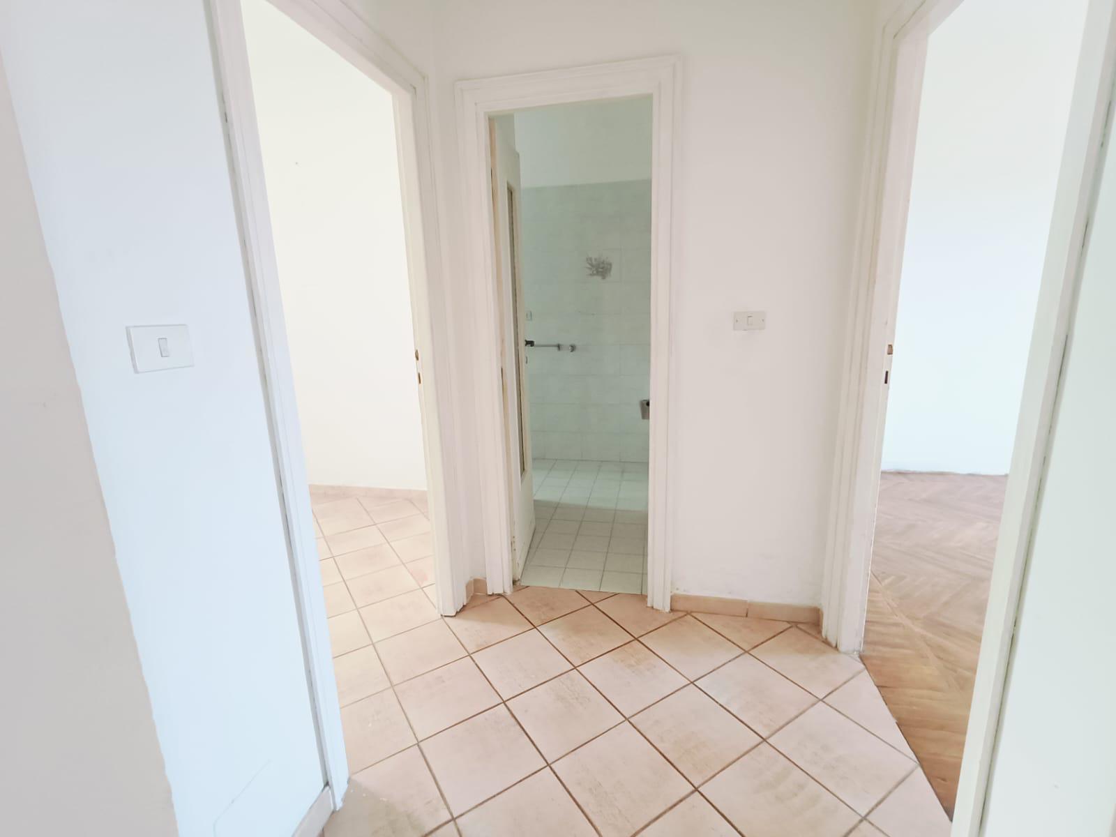 Immagine 15 di Quadrilocale in vendita  in Via Remmert F,lli 21 a Ciriè