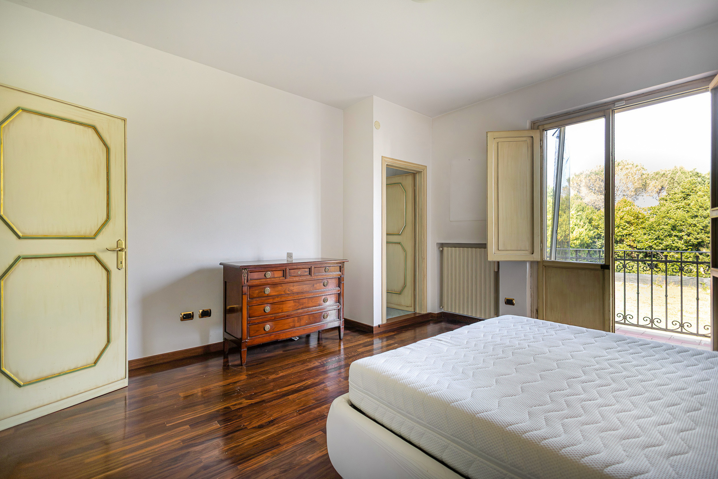 Immagine 20 di Villa in vendita  a Pisa