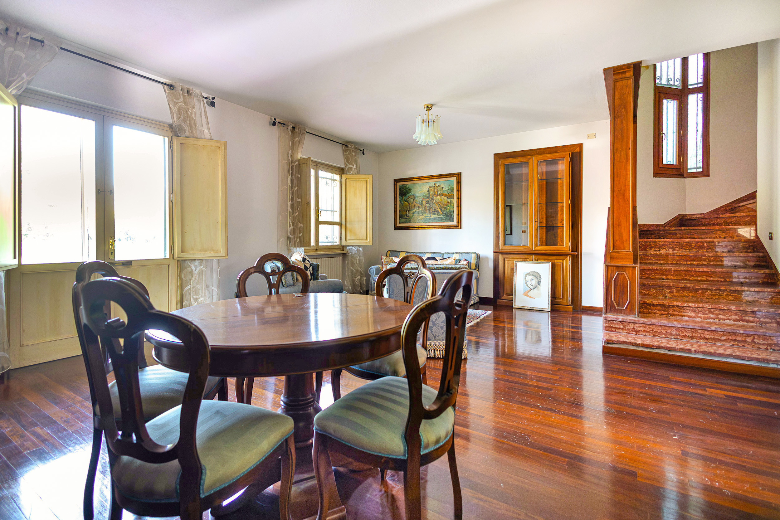 Immagine 15 di Villa in vendita  a Pisa