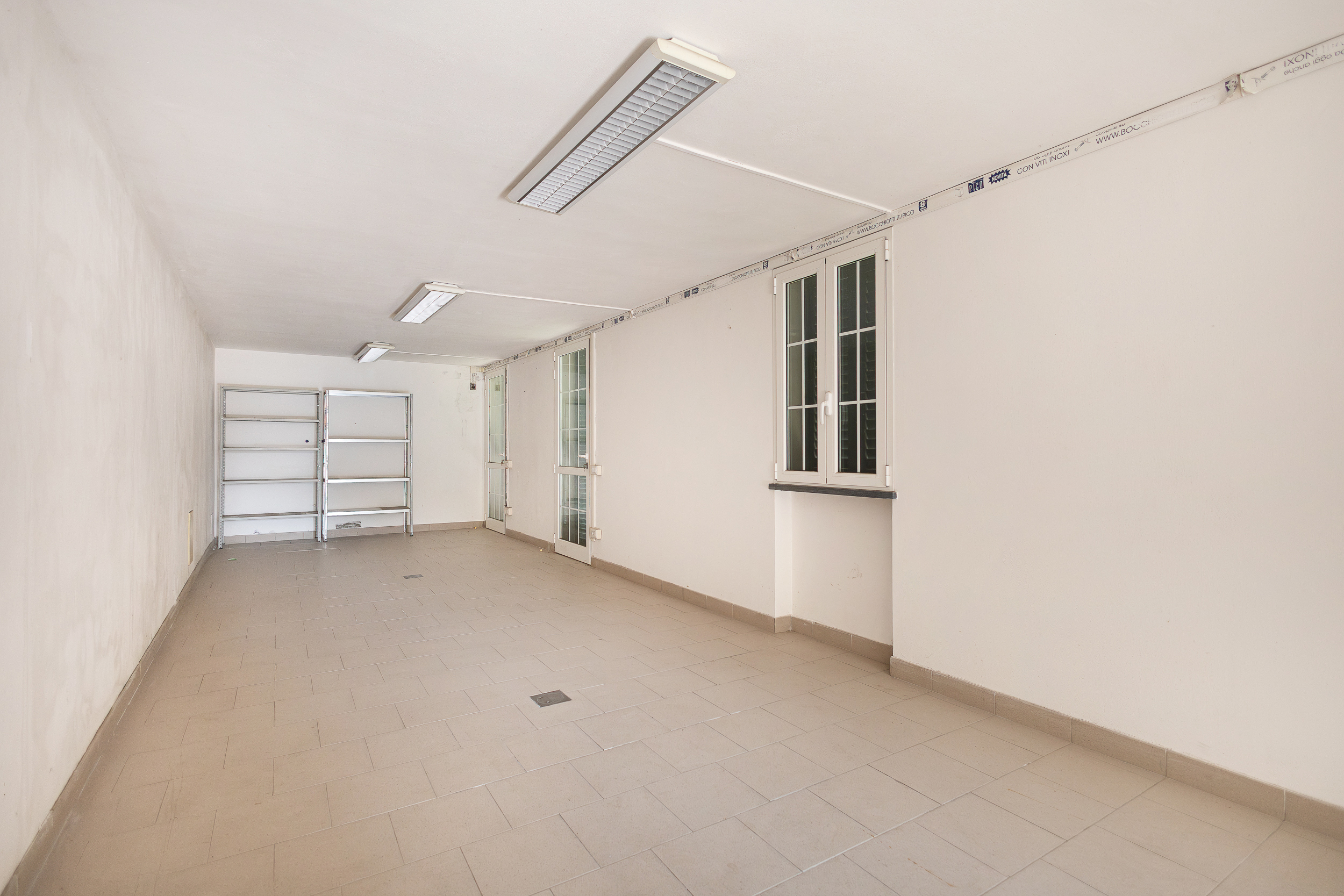 Immagine 6 di Villa in vendita  a Pisa