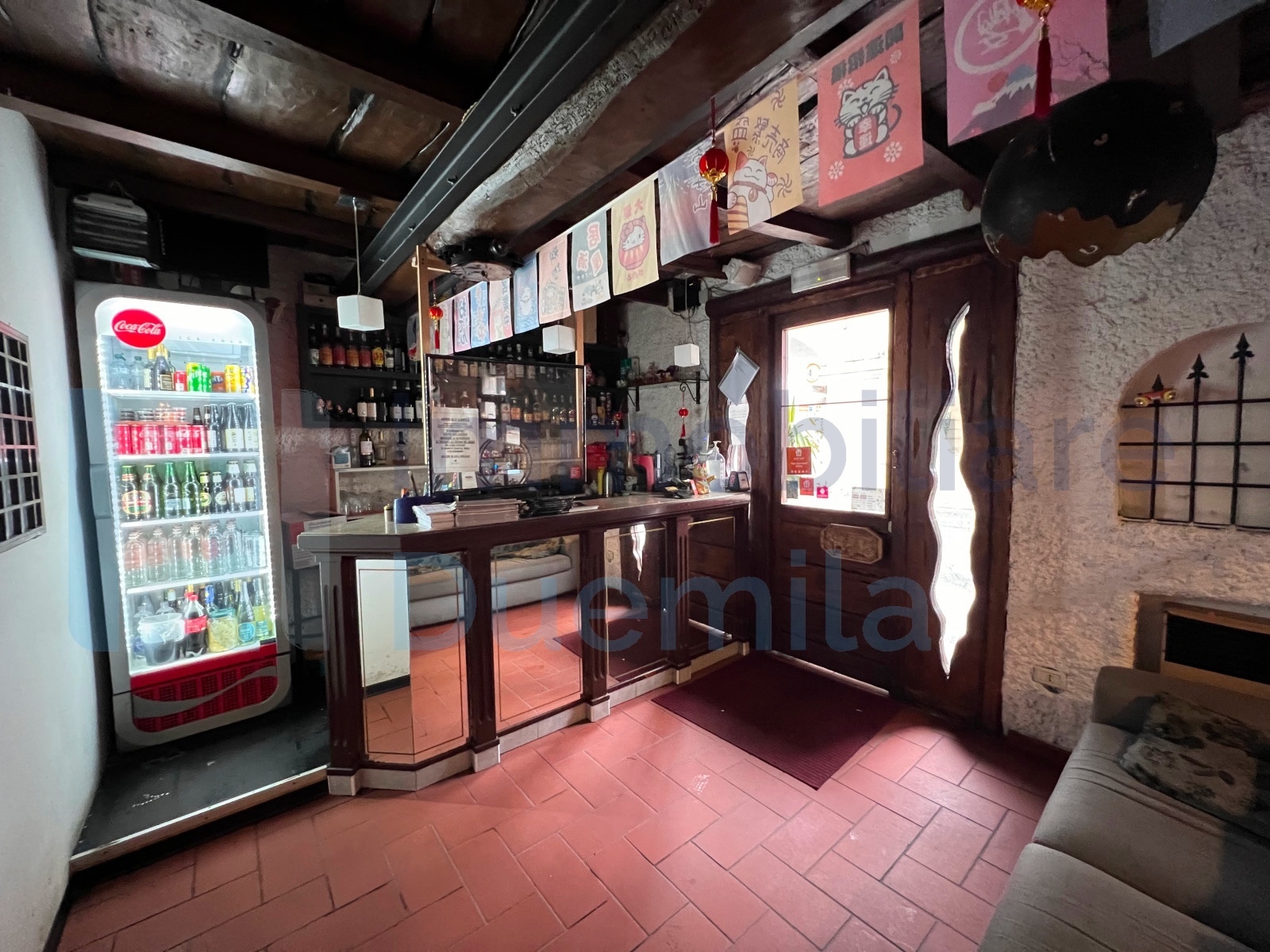 Immagine 8 di Locale commerciale in vendita  a Bologna