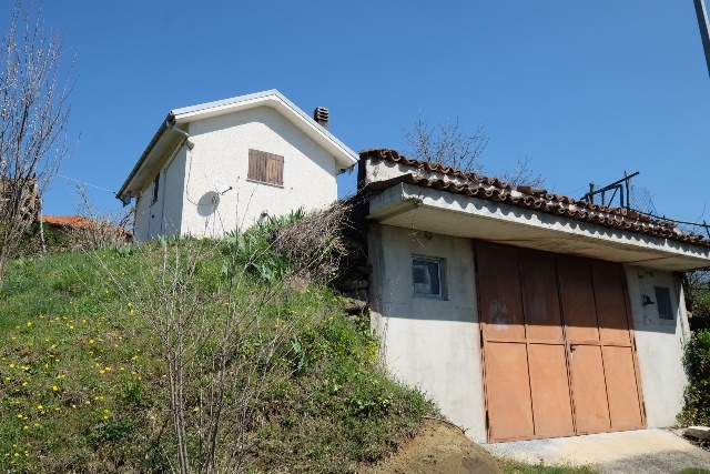 Immagine 21 di Villa in vendita  a Mioglia