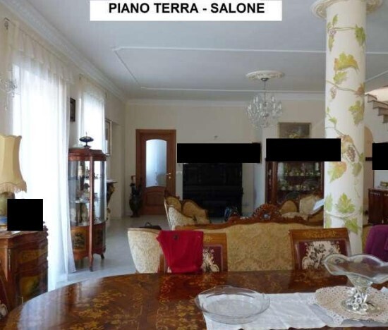 Immagine 3 di Villa in vendita  in Via Cassogna snc a Camporosso