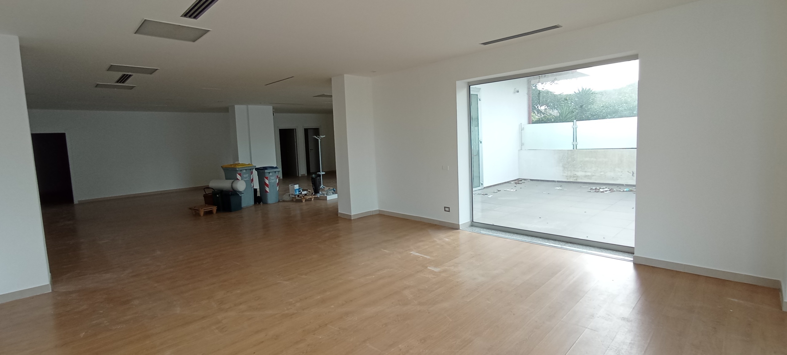 Immagine 8 di Locale commerciale in affitto  a Ragusa