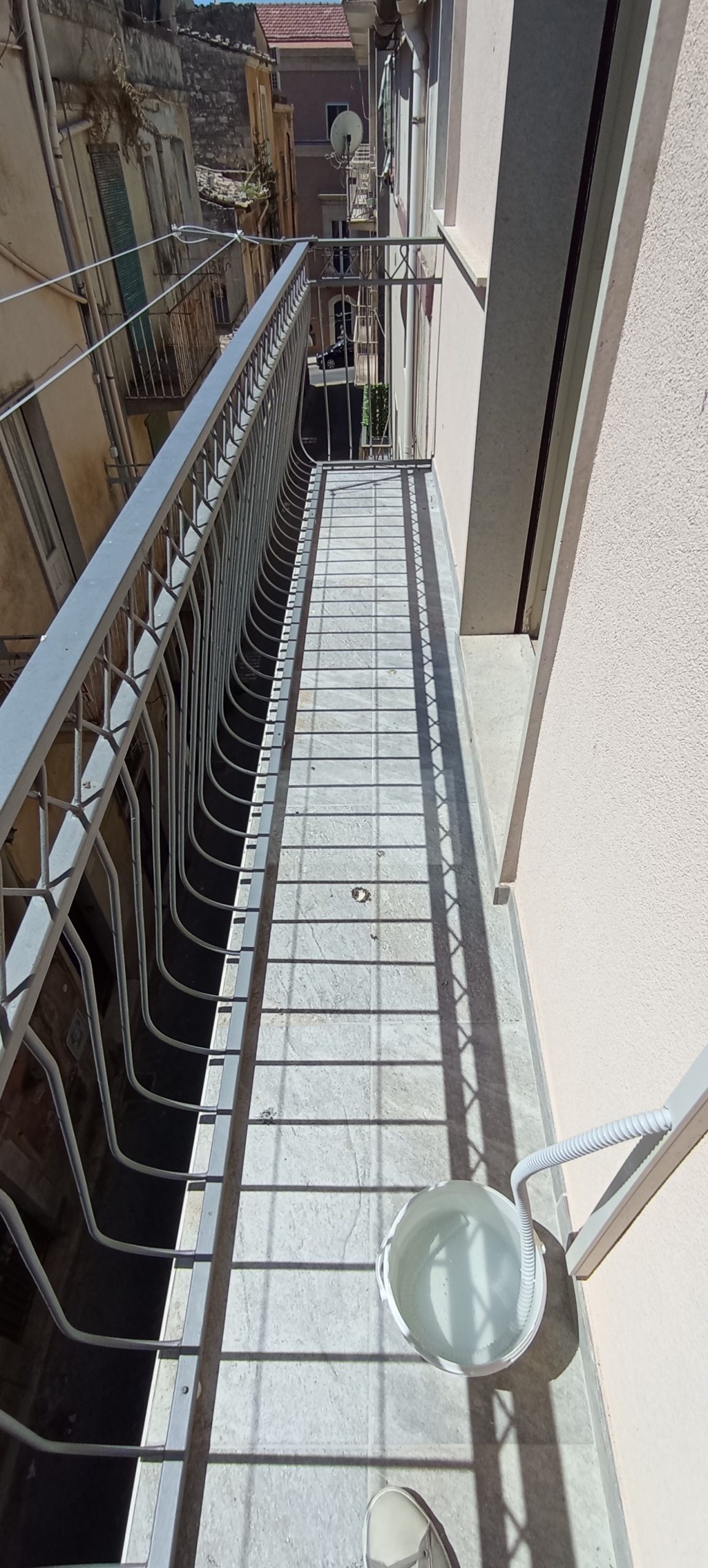 Immagine 11 di Bilocale in affitto  a Ragusa