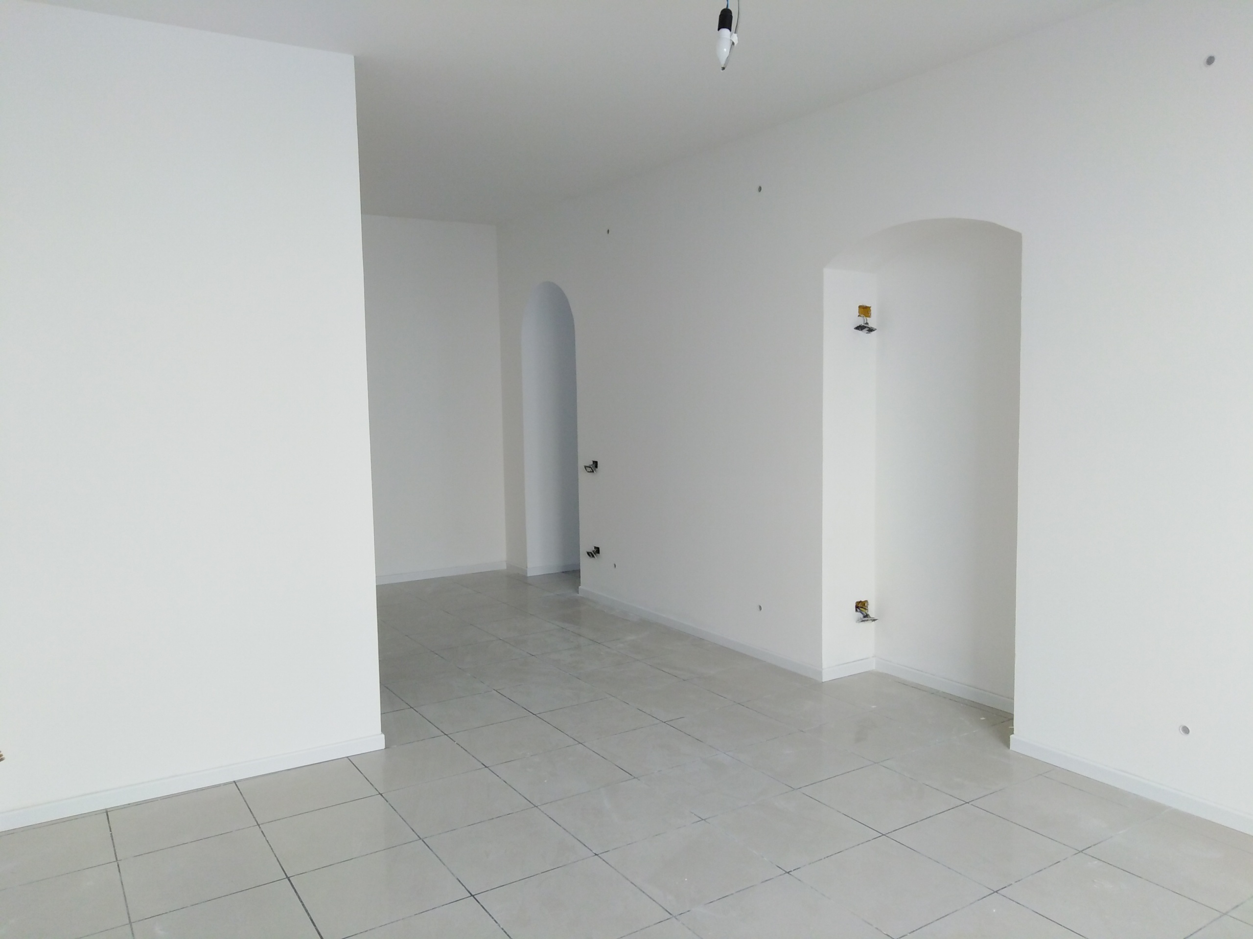 Immagine 7 di Locale commerciale in affitto  a Ragusa