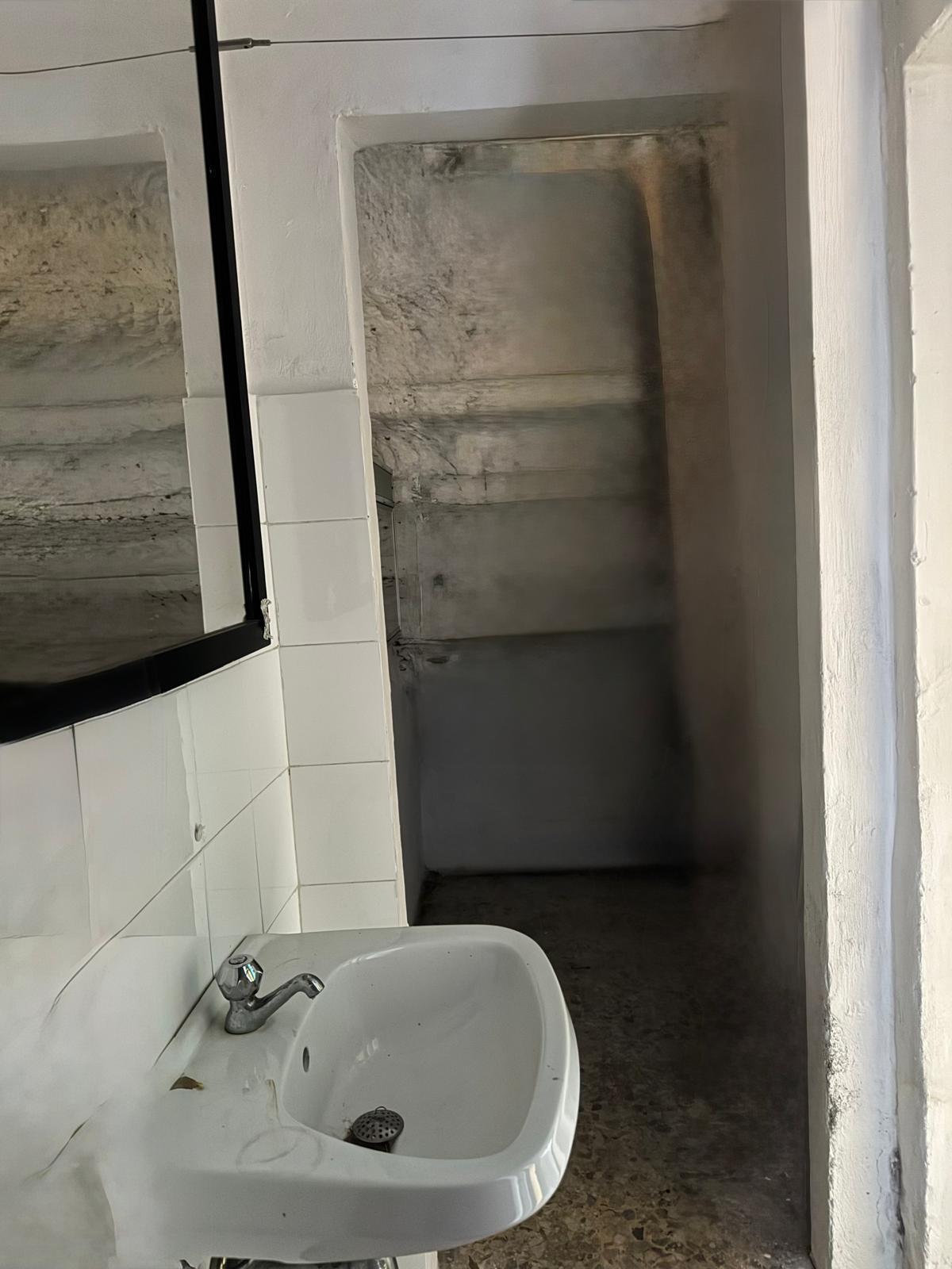 Immagine 8 di Locale commerciale in affitto  in Corso Amedeo 208 a Livorno