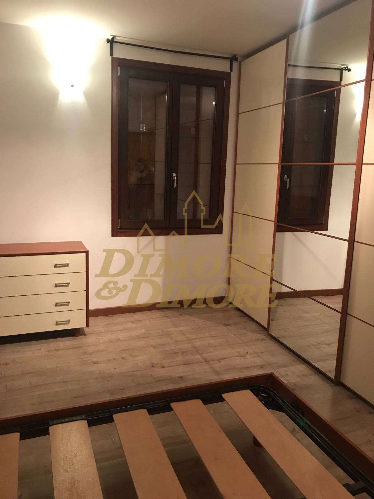 Immagine 17 di Villa in vendita  a Luino