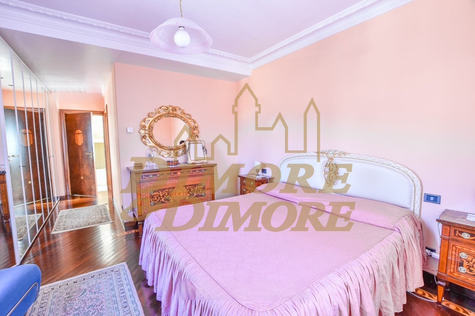 Immagine 38 di Villa in vendita  a Verbania