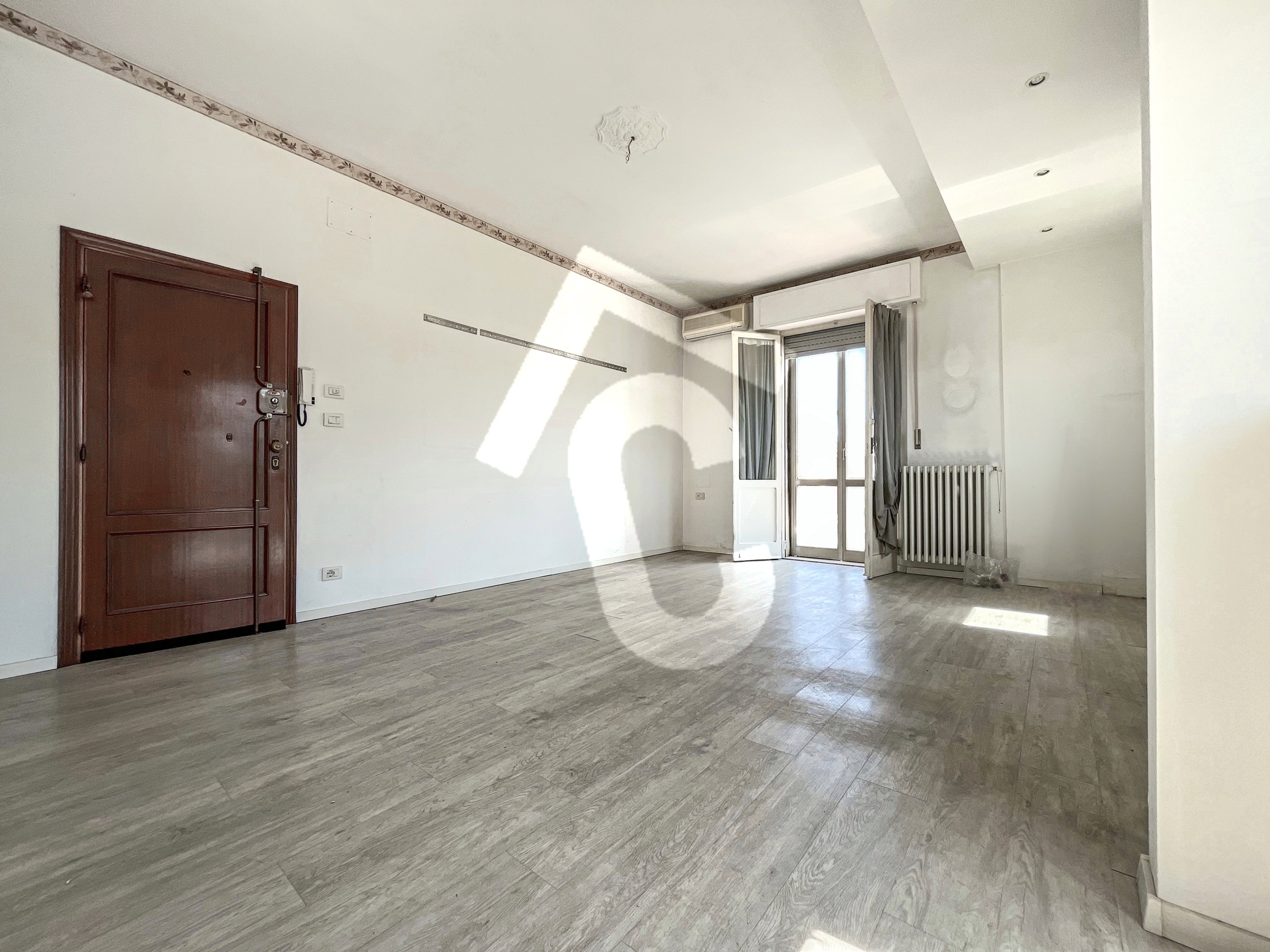 Immagine 2 di Appartamento in vendita  a Jesi