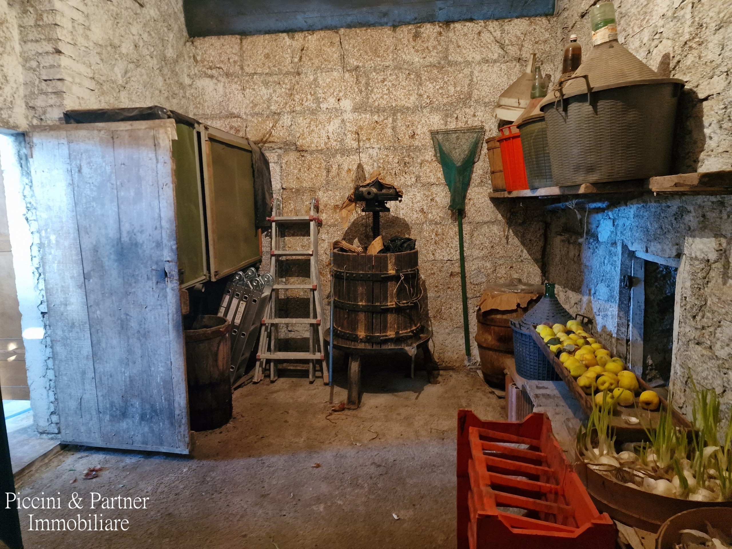 Immagine 44 di Casa indipendente in vendita  in Via Costa a Magione