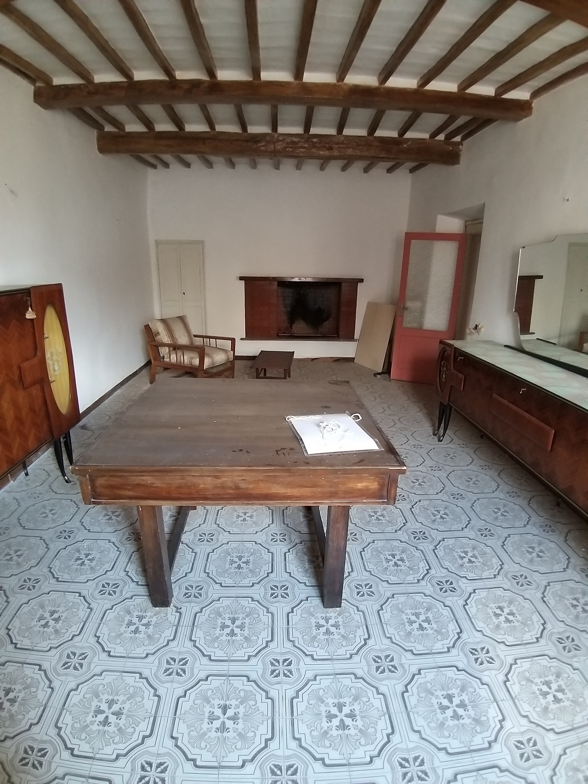 Immagine 12 di Quadrilocale in vendita  in Piazza Cesare Caporali 4 a Castiglione Del Lago