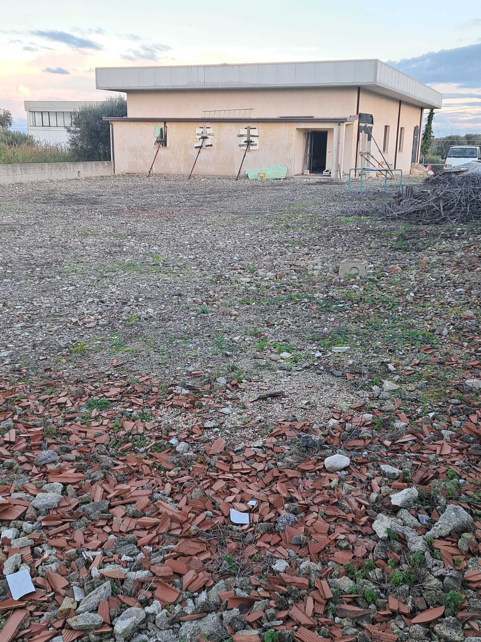 Immagine 18 di Capannone industriale in affitto  in via san rocco 64 a San Vito Chietino