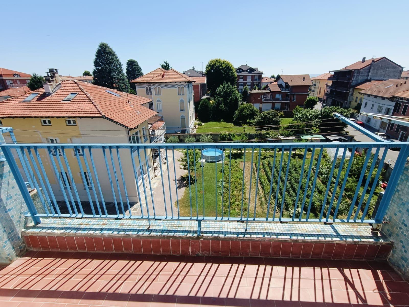 Immagine 30 di Quadrilocale in vendita  in Via Remmert F,lli 21 a Ciriè