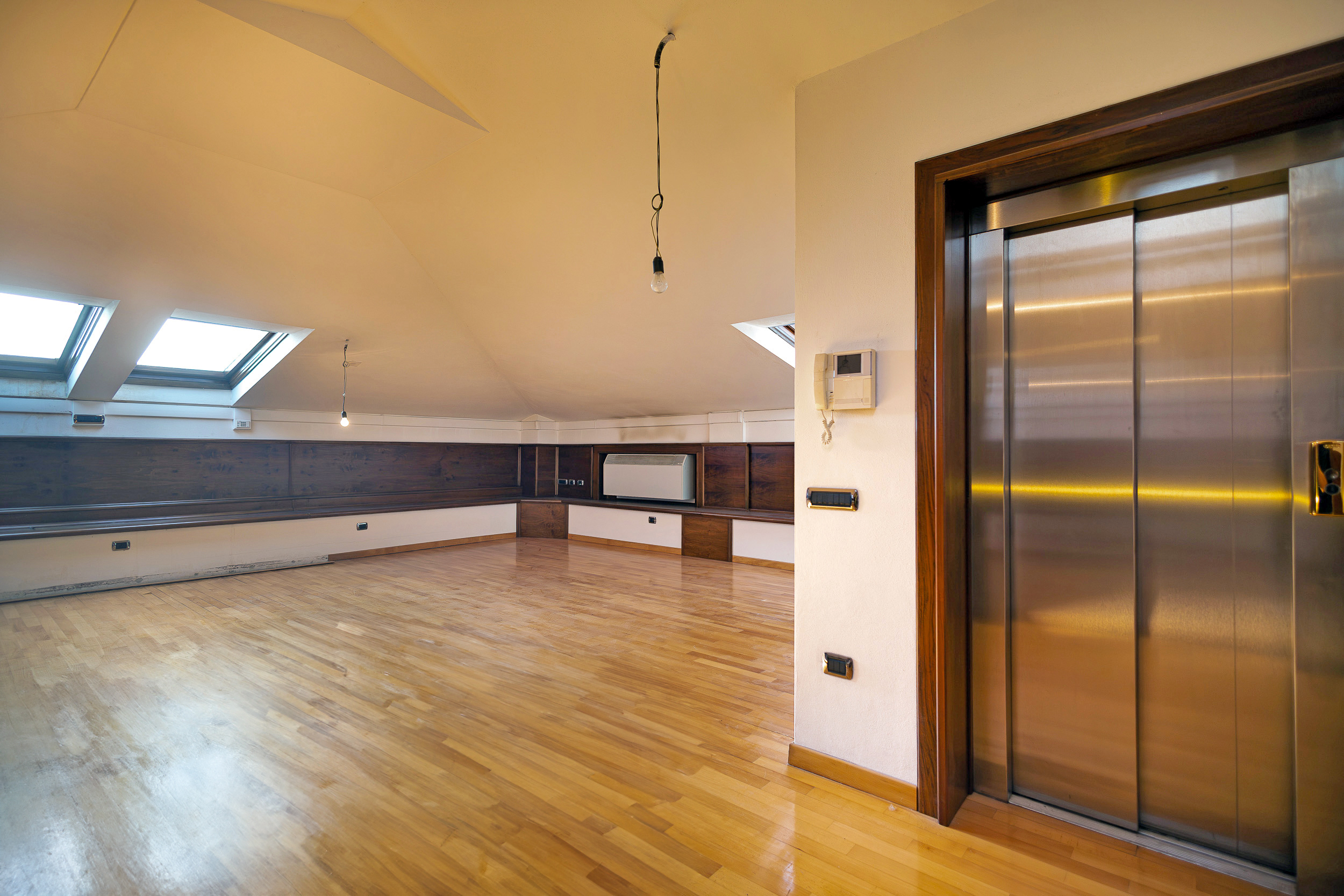 Immagine 38 di Villa in vendita  a Pisa