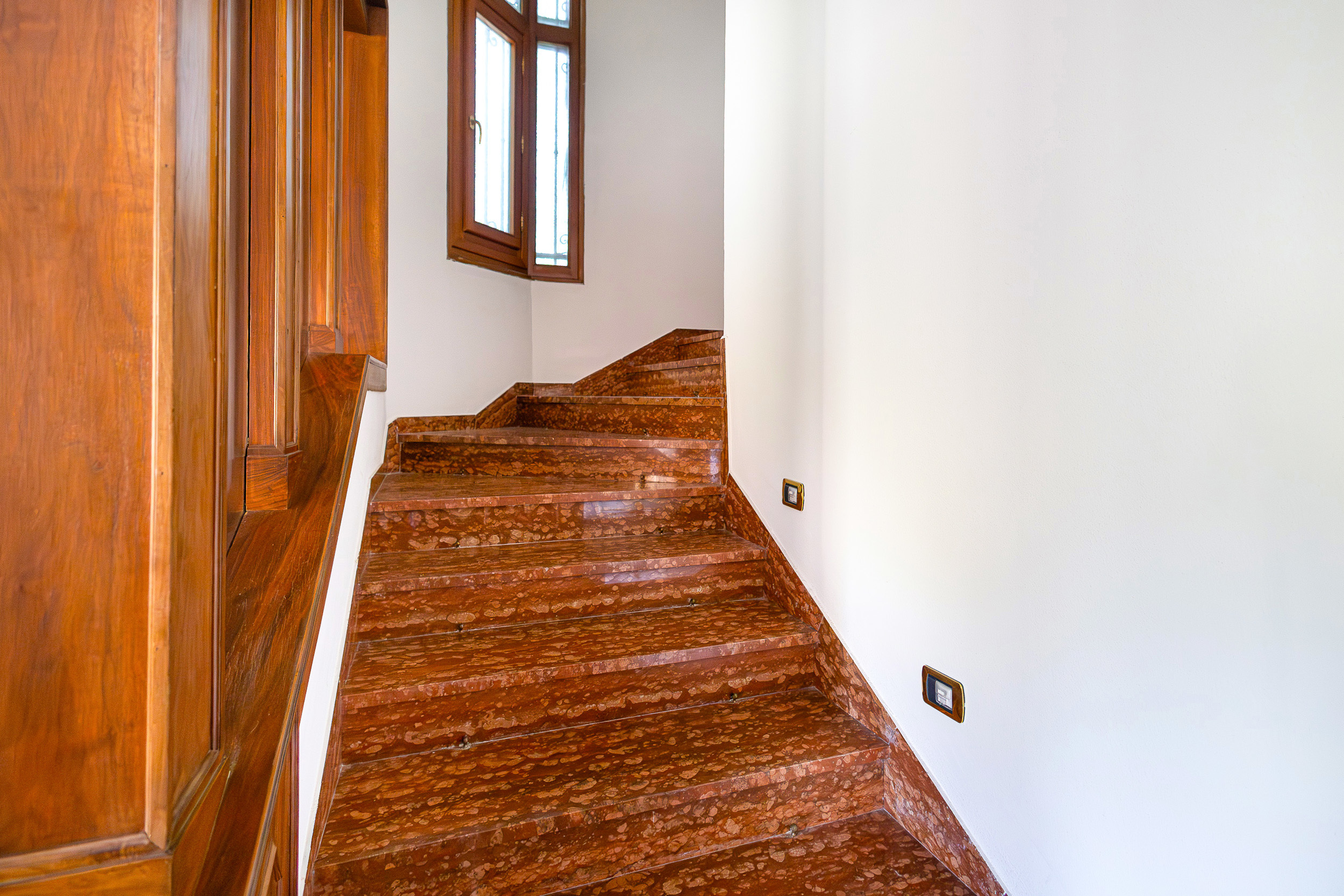 Immagine 16 di Villa in vendita  a Pisa