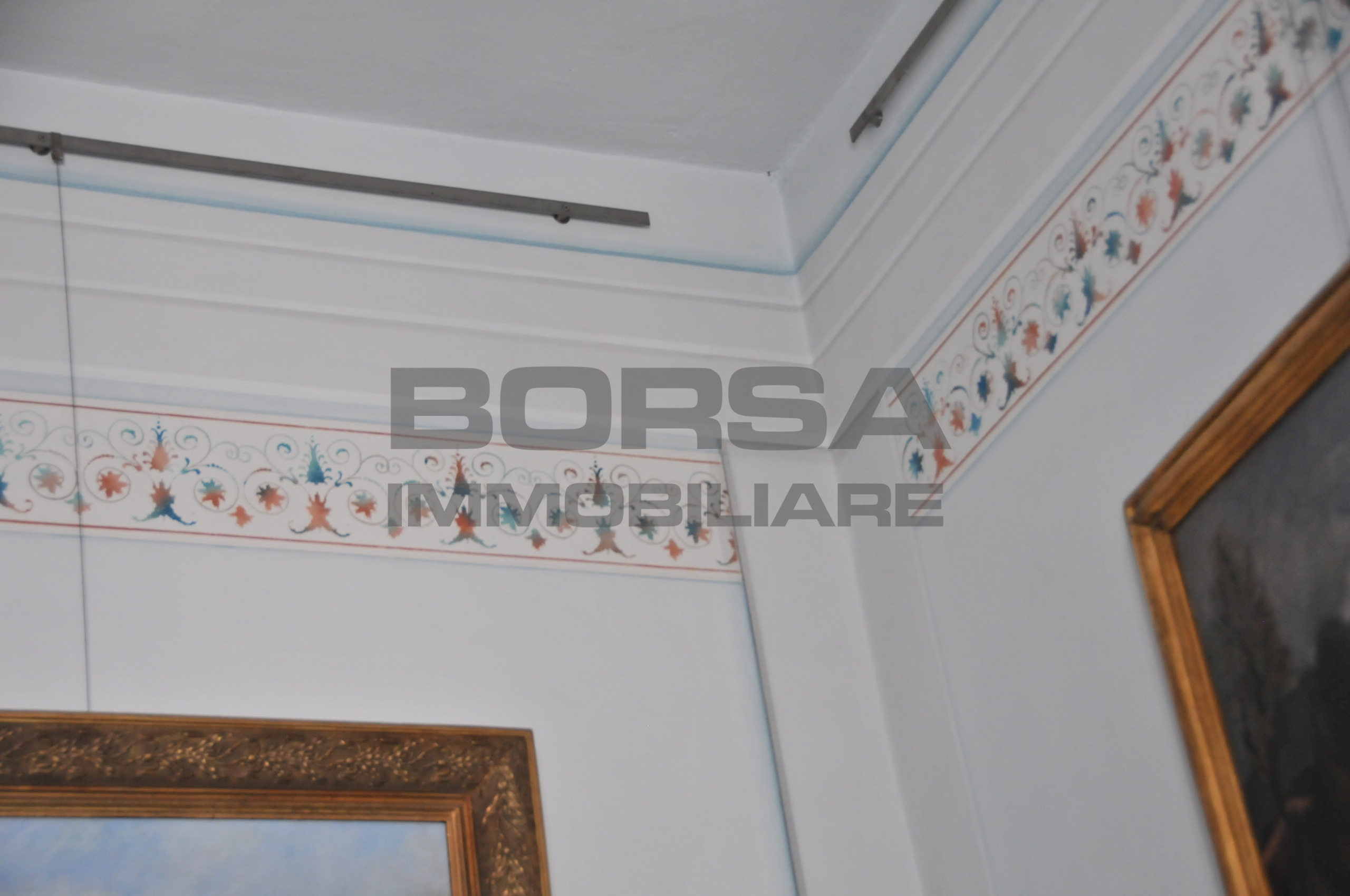 Immagine 1 di Pentalocale in vendita  in Via Ricasoli a Livorno