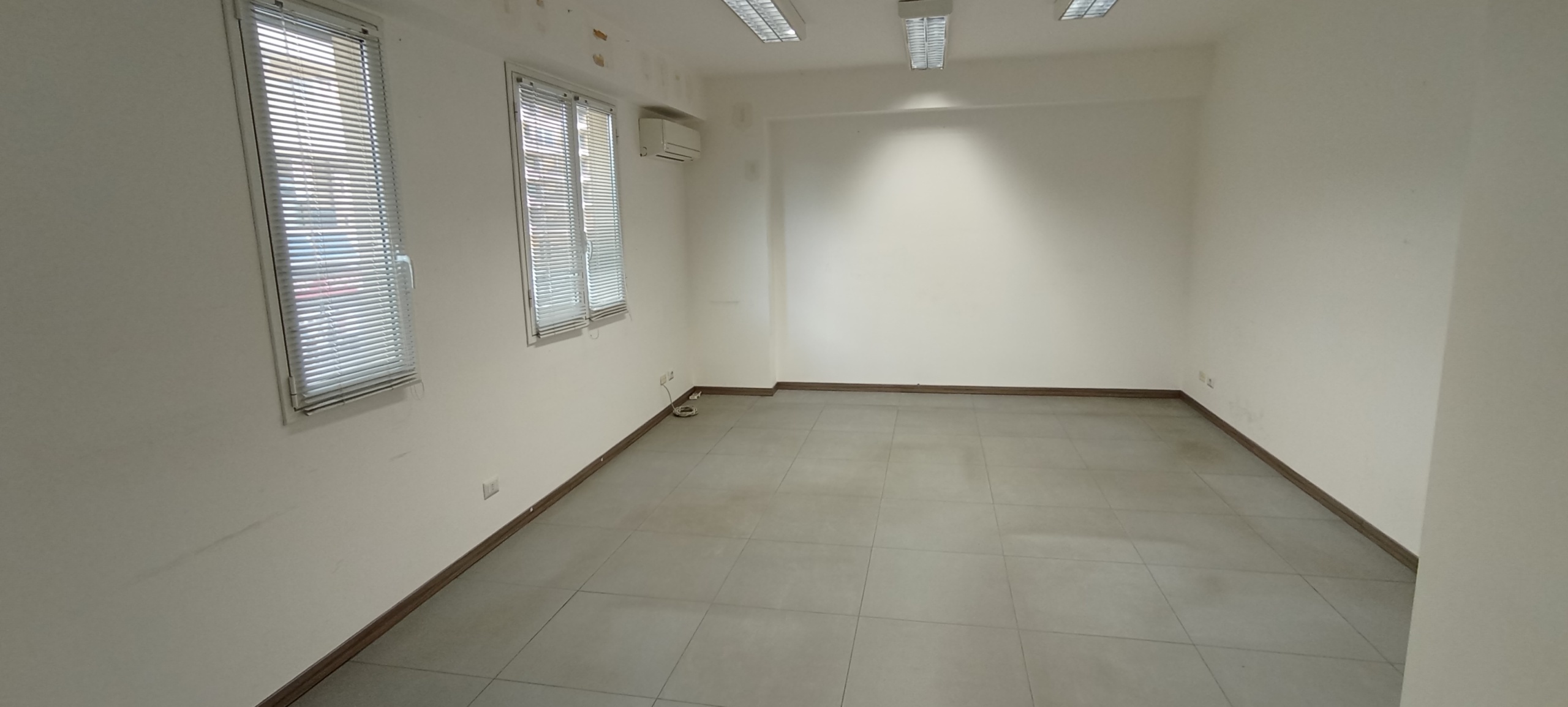 Immagine 6 di Ufficio in affitto  a Ragusa