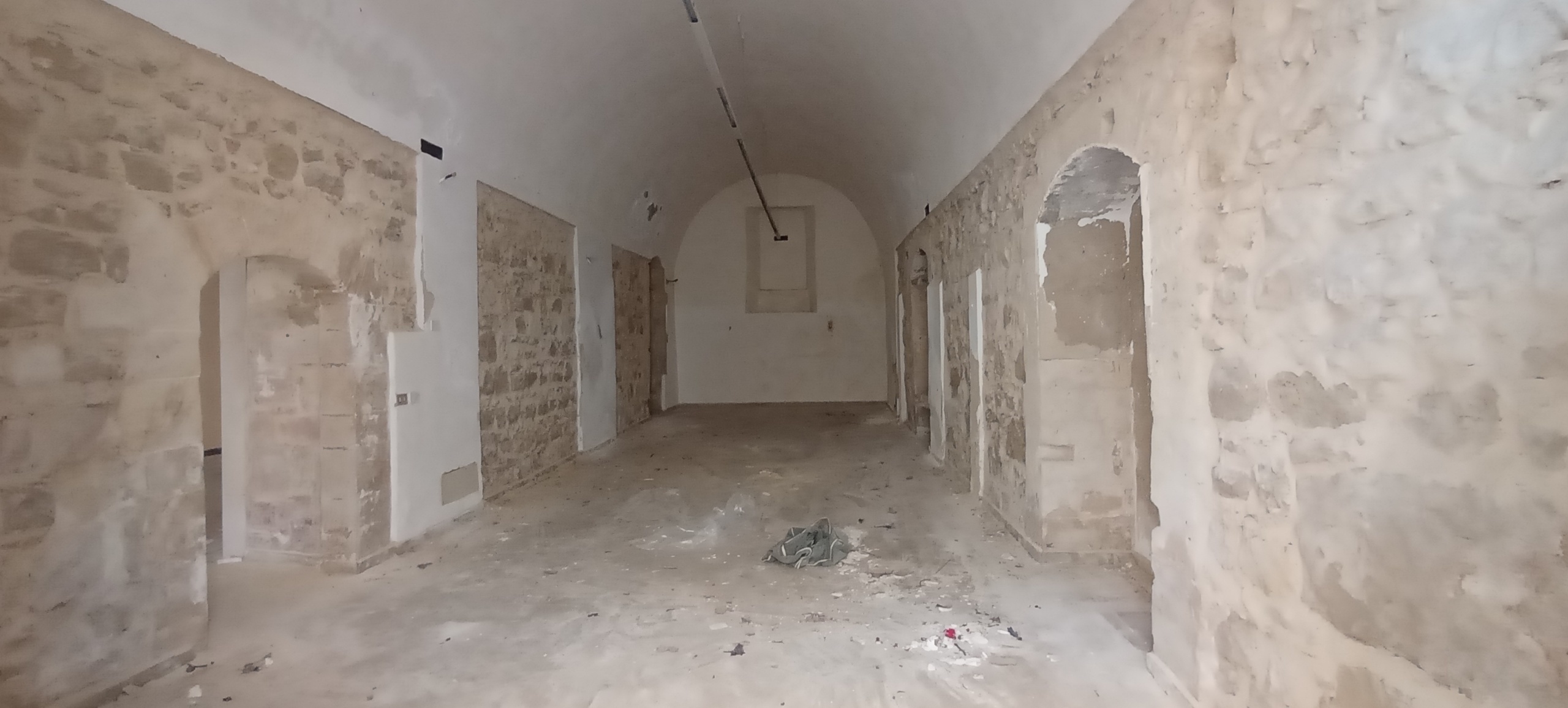 Immagine 5 di Locale commerciale in affitto  a Ragusa