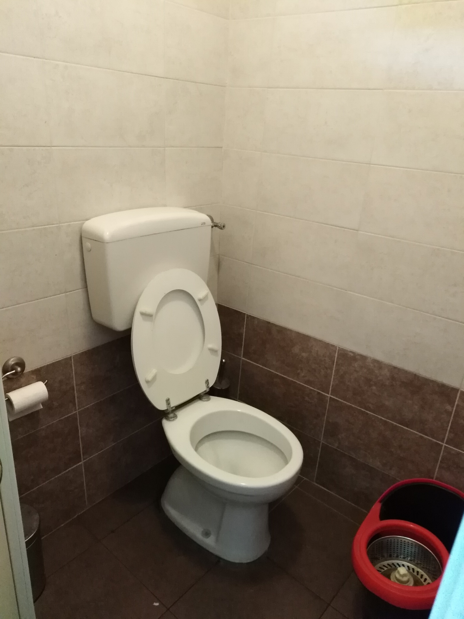 Immagine 8 di Locale commerciale in affitto  a Ragusa