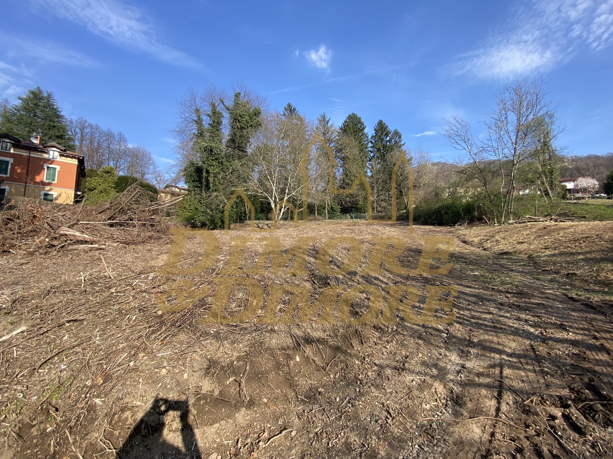 Immagine 17 di Terreno edificabile in vendita  in Via G. Andreani 2 a Valganna