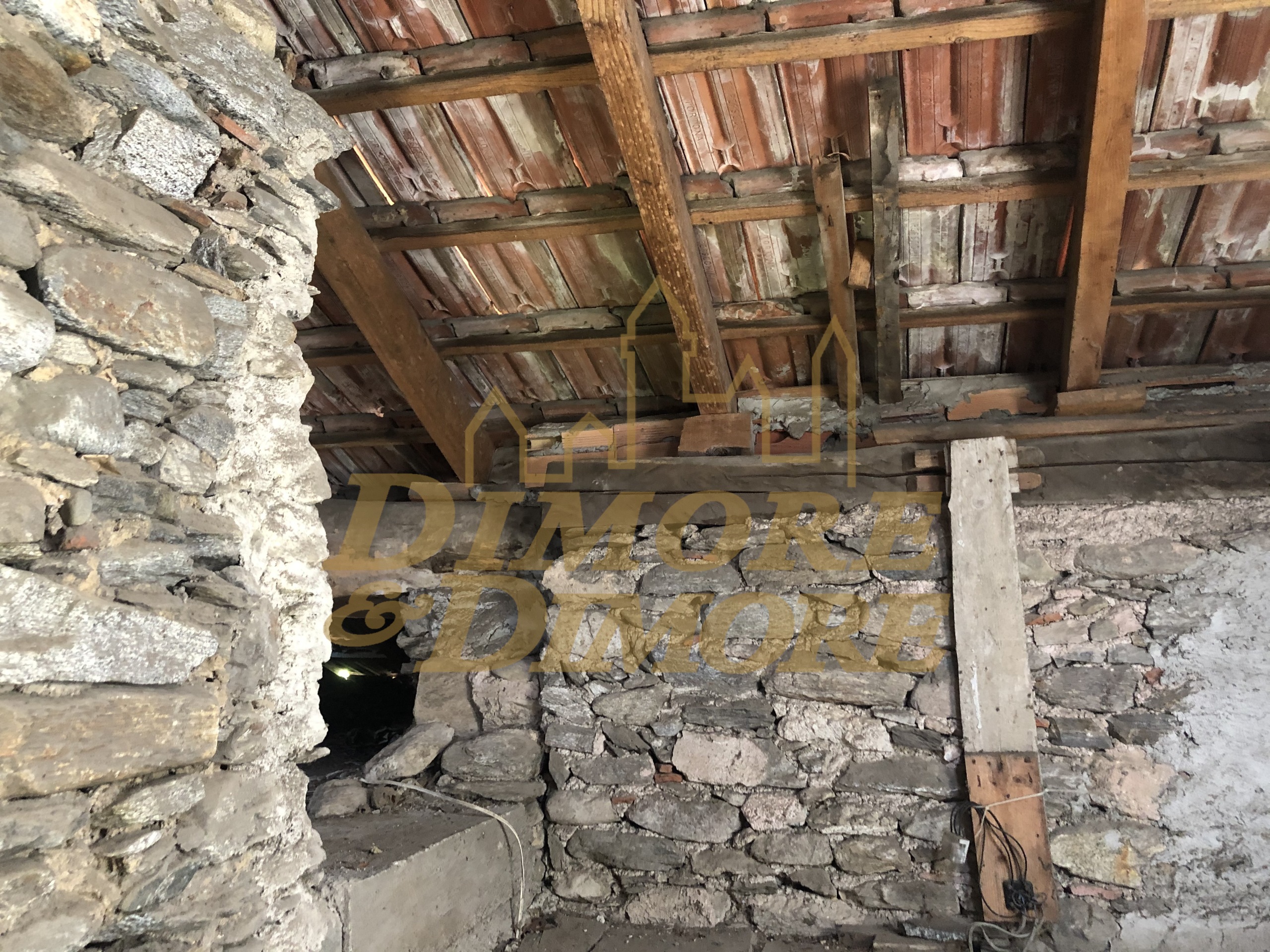 Immagine 19 di Bilocale in vendita  in Via Monte Nero 9 a Dumenza