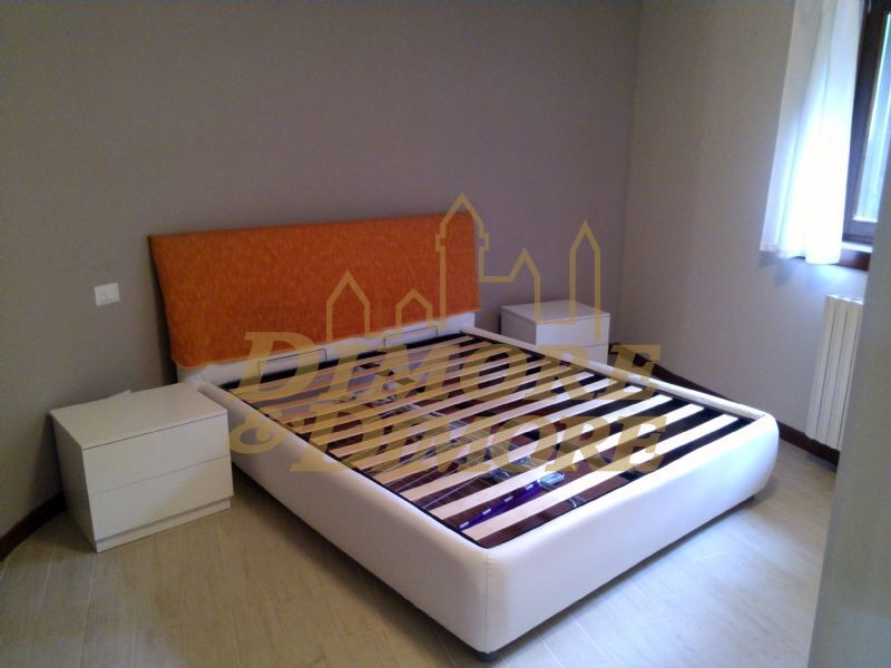 Immagine 9 di Villa in vendita  a Luino