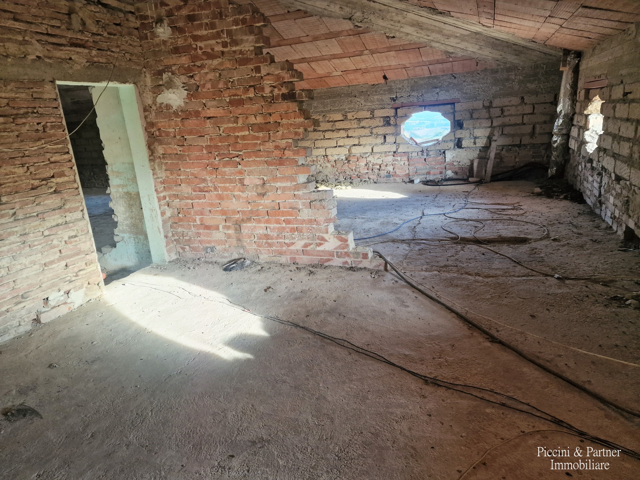 Immagine 42 di Pentalocale in vendita  in Via dei Partigiani 57 a Castiglione Del Lago